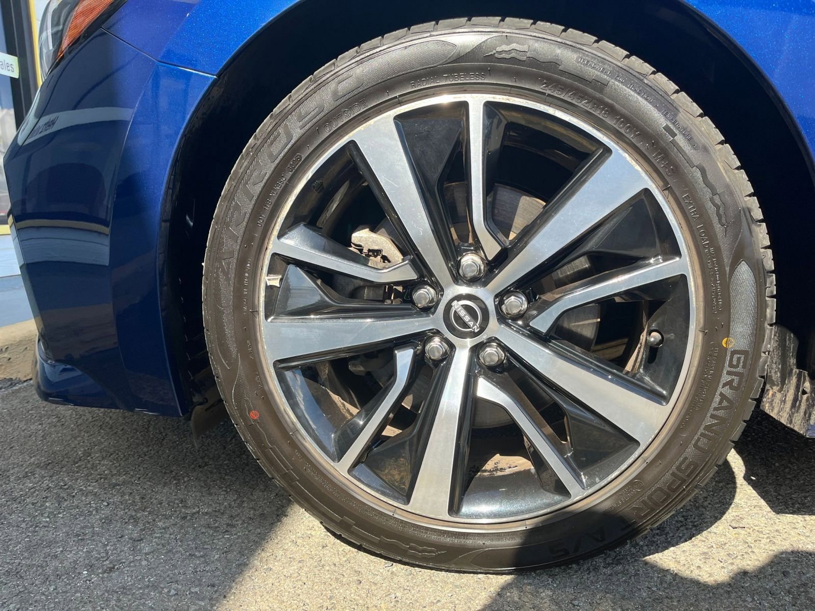 Thumbnail: 2023 Nissan Maxima - 32