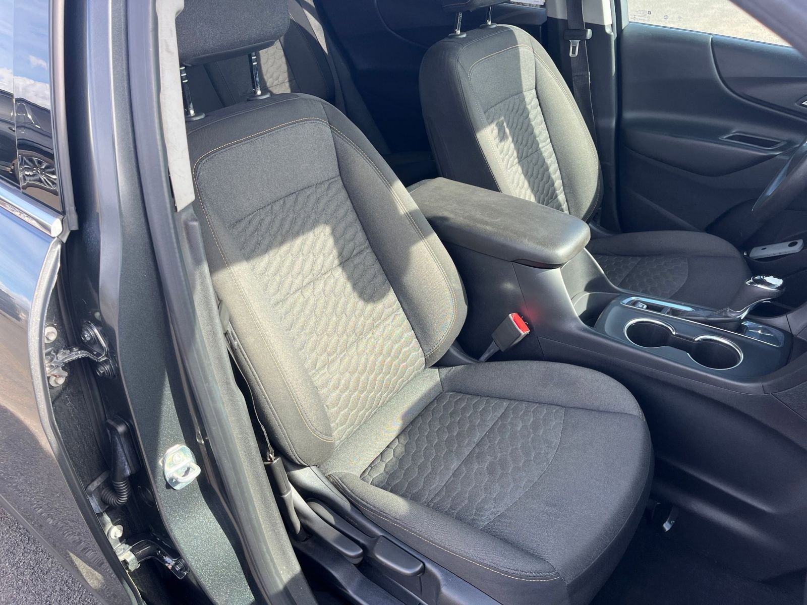 Thumbnail: 2020 Chevrolet Equinox - 34