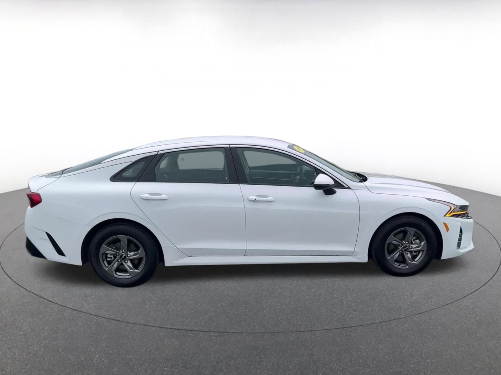 Thumbnail: 2023 Kia K5 - 16