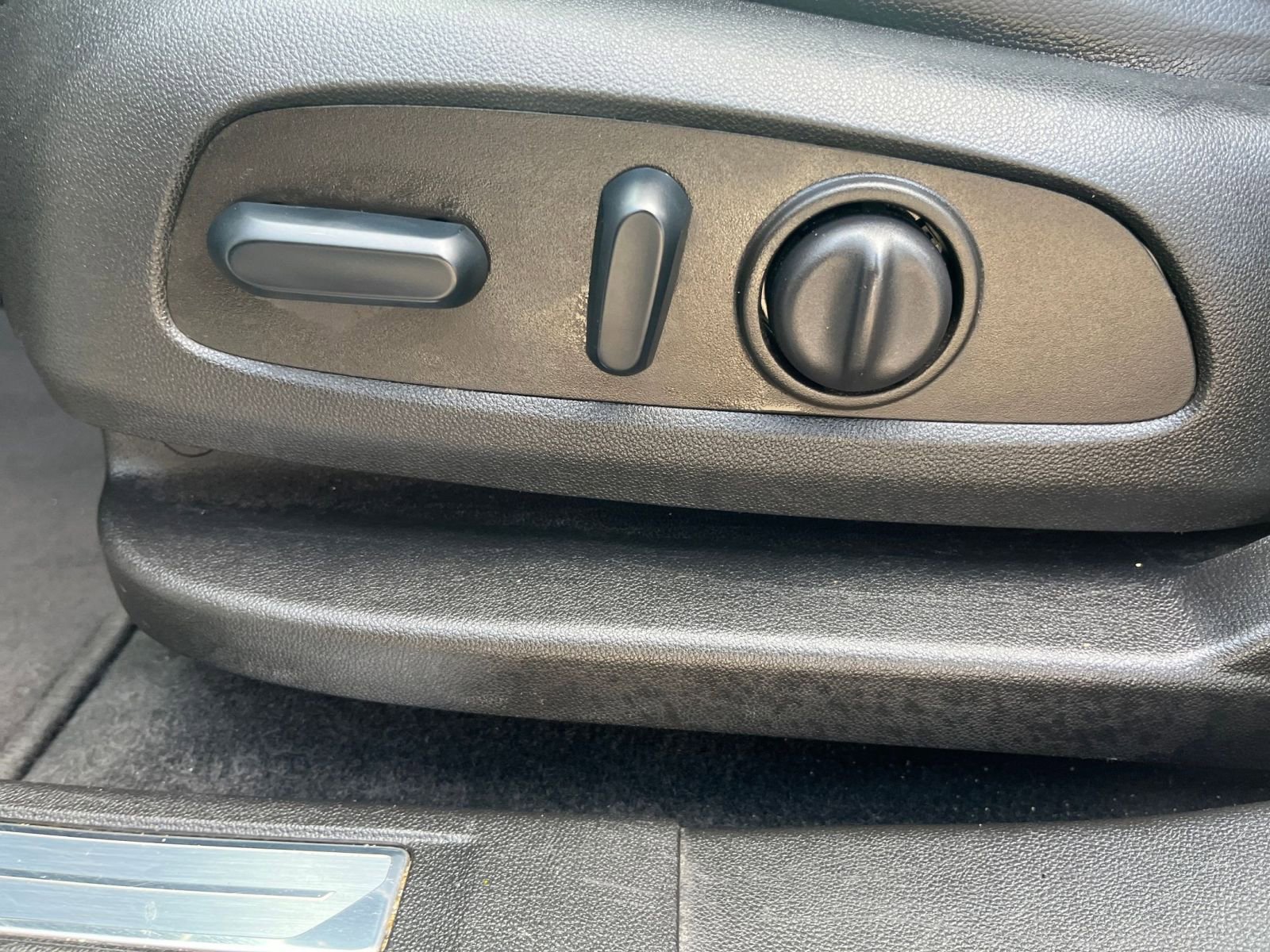 Thumbnail: 2023 GMC Acadia - 22