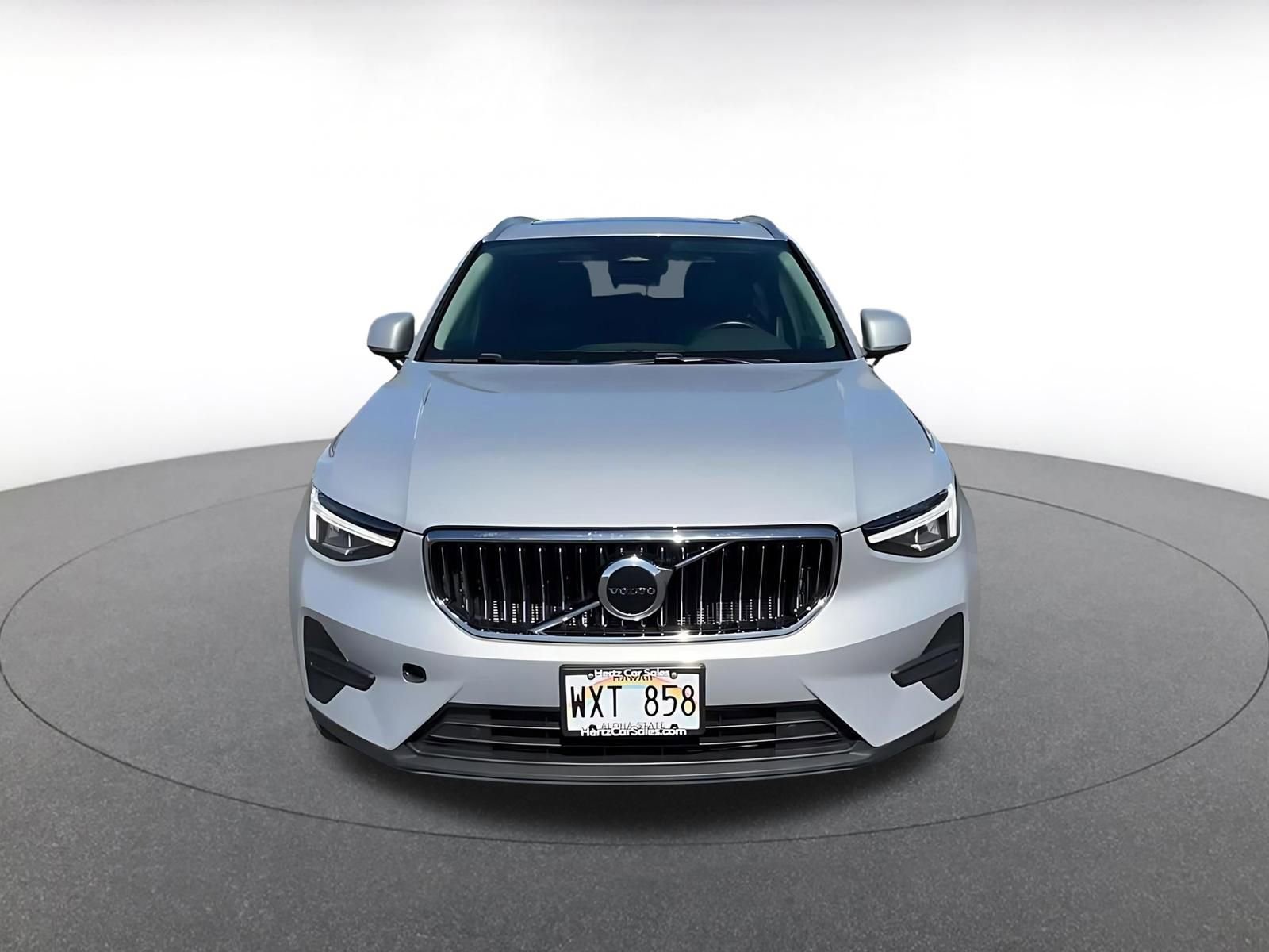 Thumbnail: 2024 Volvo XC40 - 4