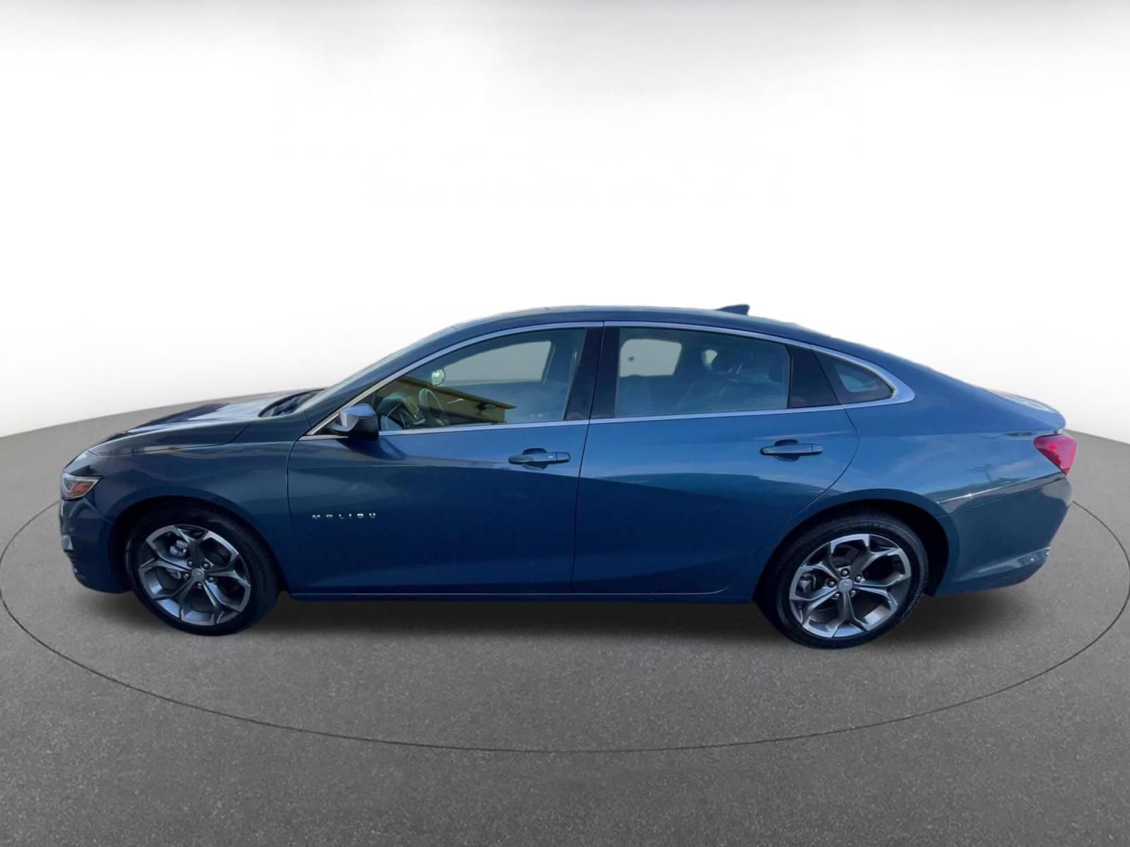 Thumbnail: 2024 Chevrolet Malibu - 9