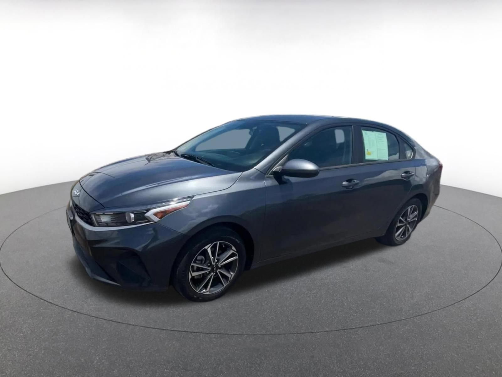 Thumbnail: 2024 Kia Forte - 8