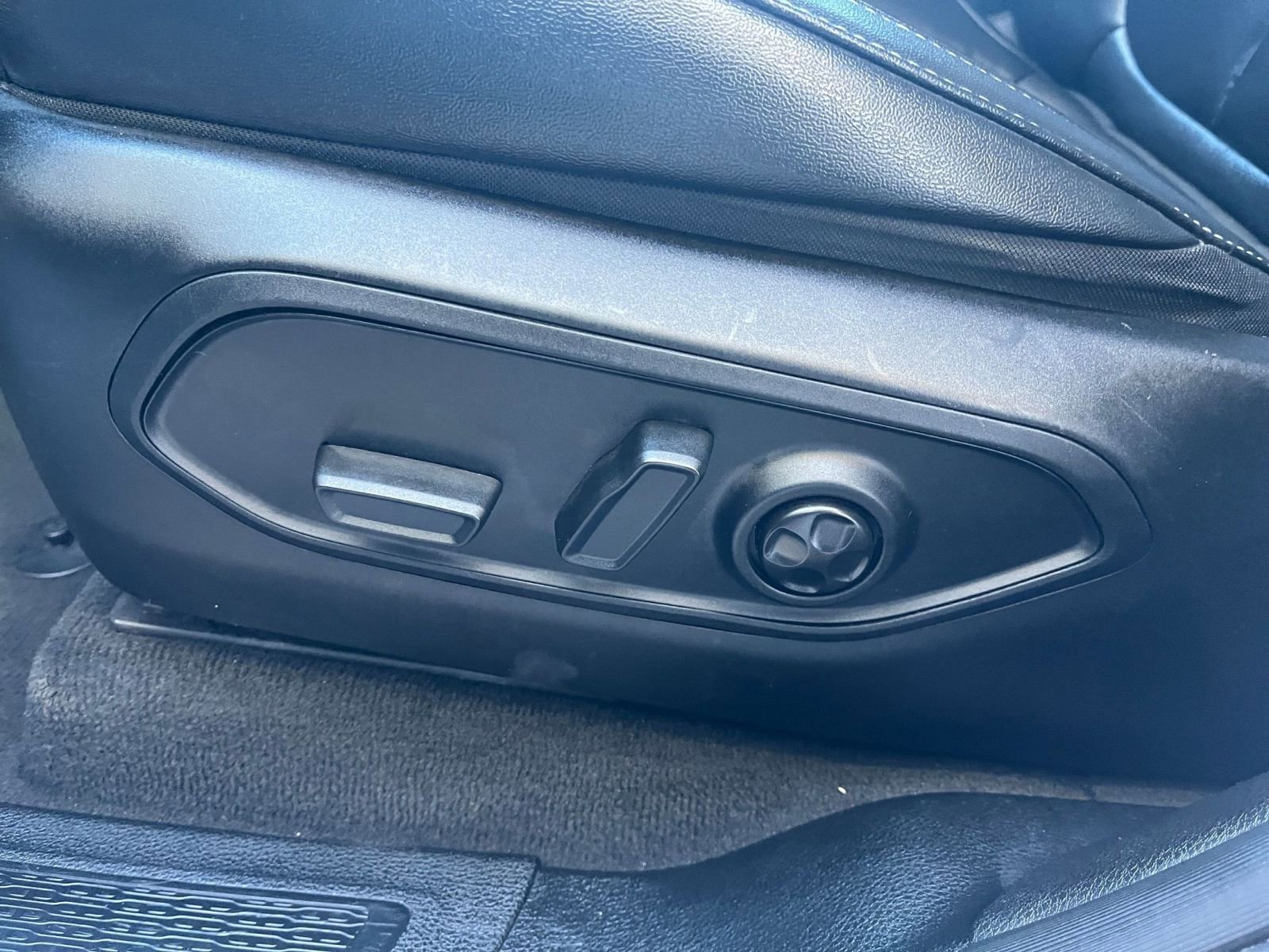 Thumbnail: 2023 Jeep Grand Cherokee - 24