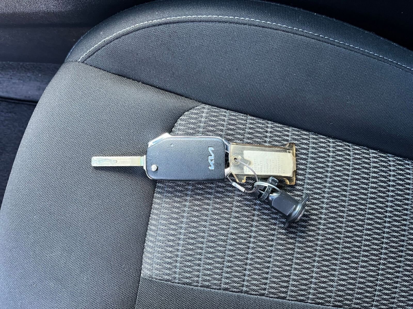 Thumbnail: 2023 Kia Sorento - 21