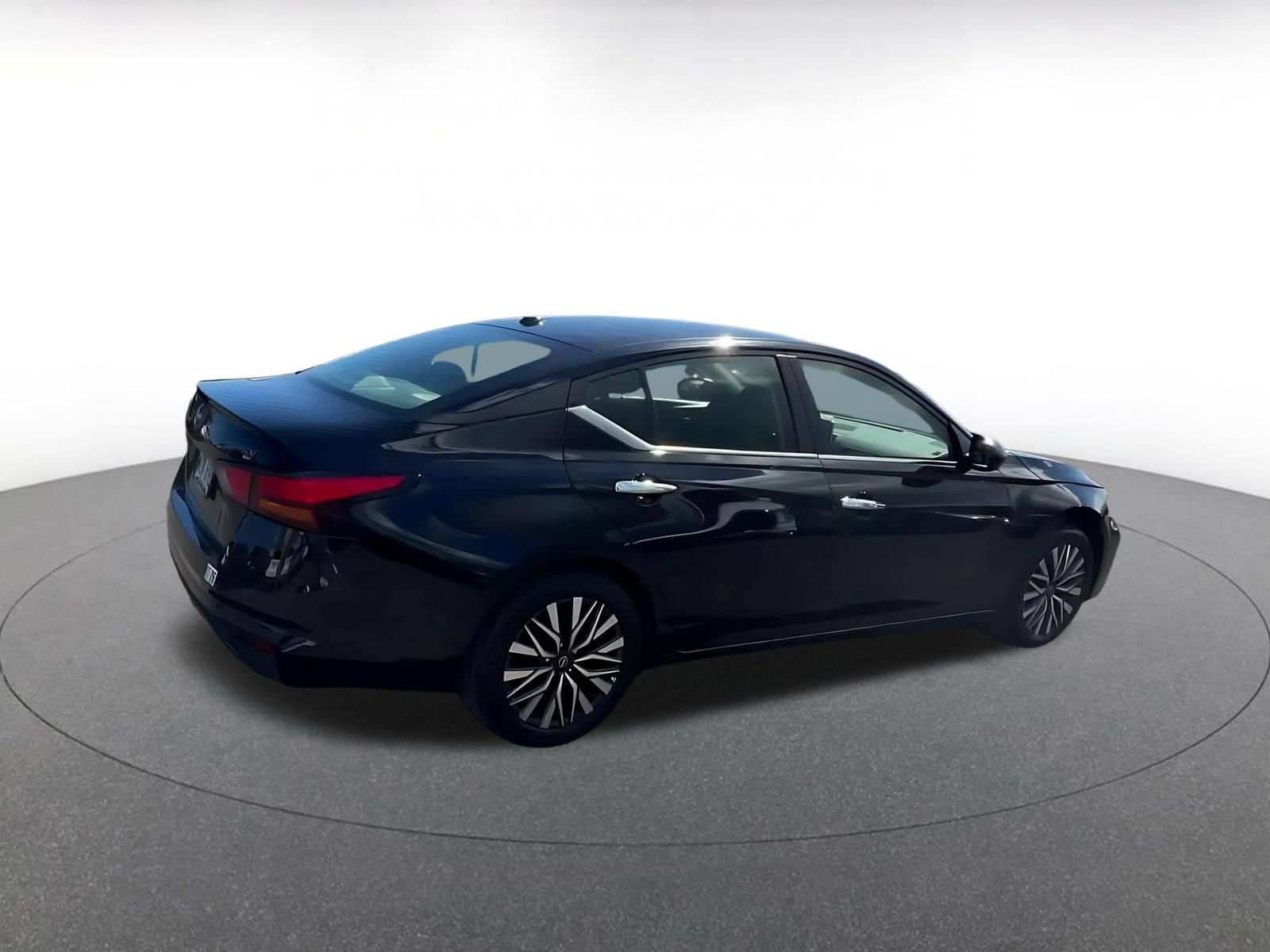 Thumbnail: 2024 Nissan Altima - 15