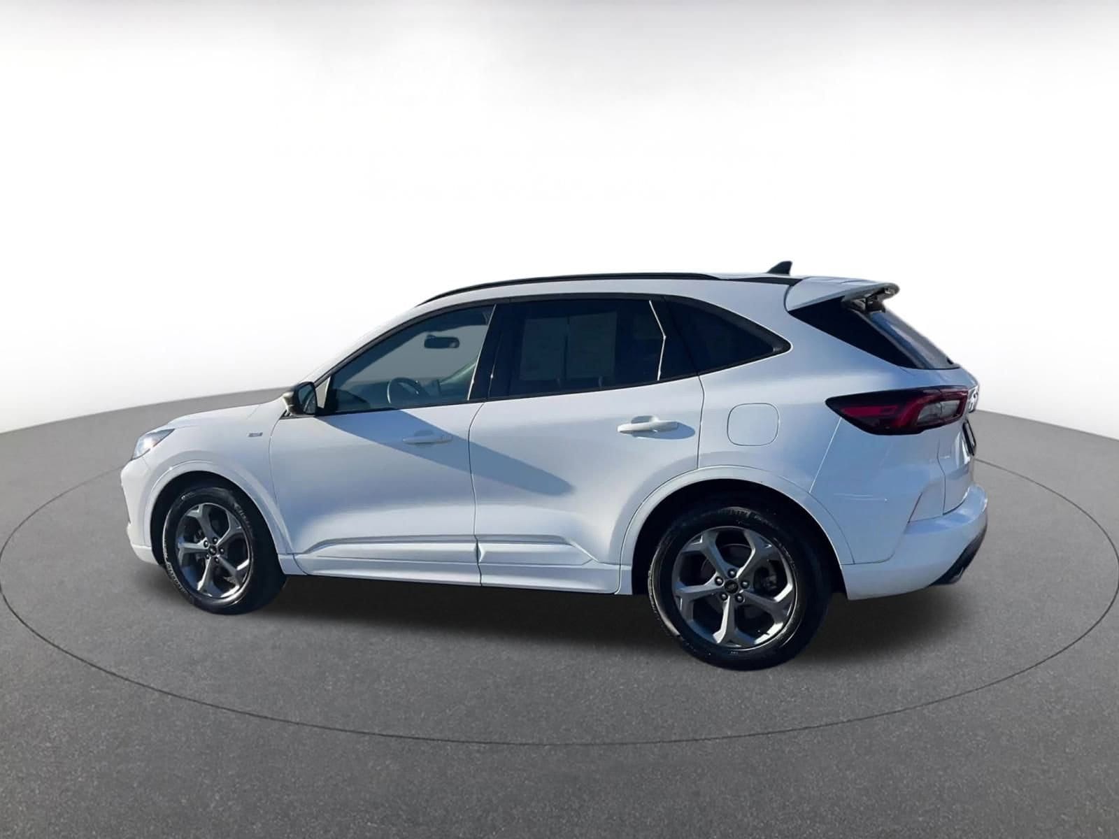 Thumbnail: 2023 Ford Escape - 10