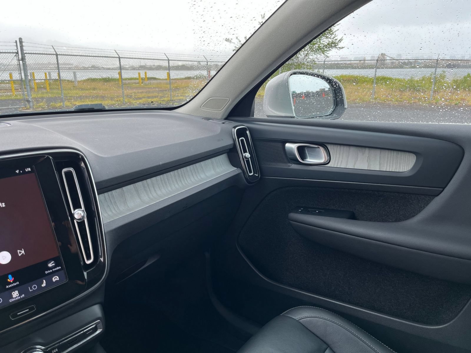 Thumbnail: 2024 Volvo XC40 - 30