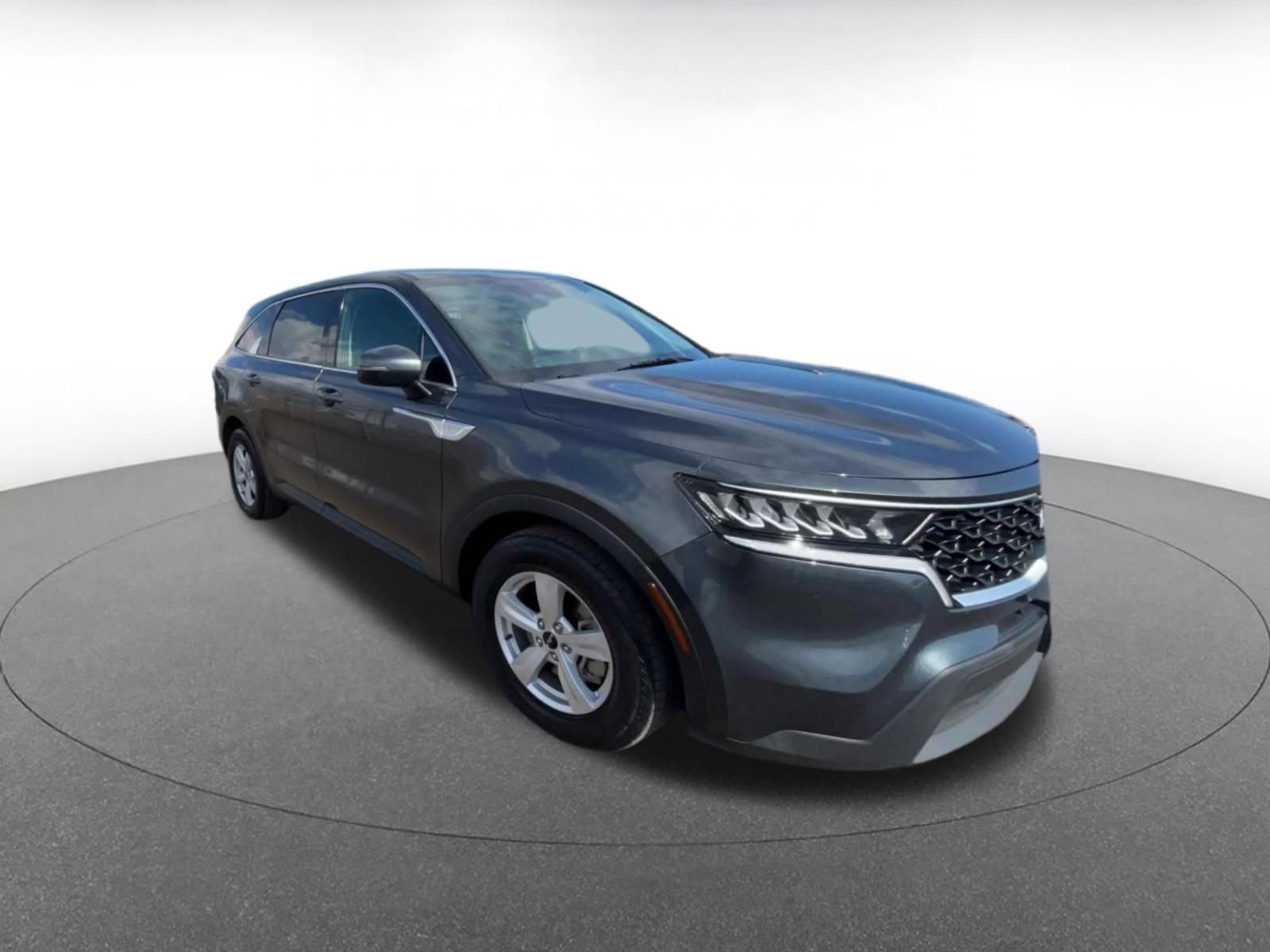 Thumbnail: 2023 Kia Sorento - 3