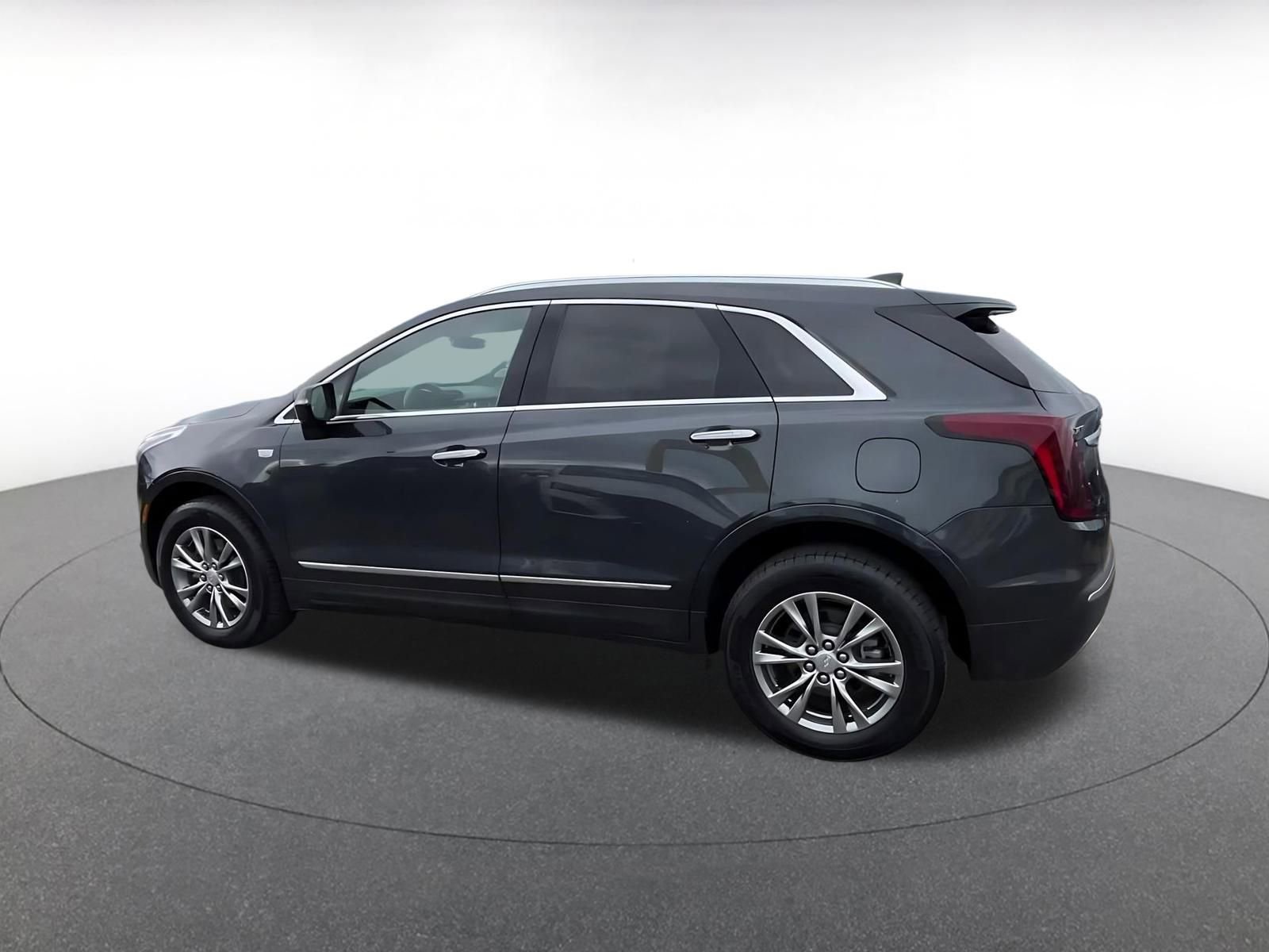Thumbnail: 2023 Cadillac XT5 - 10