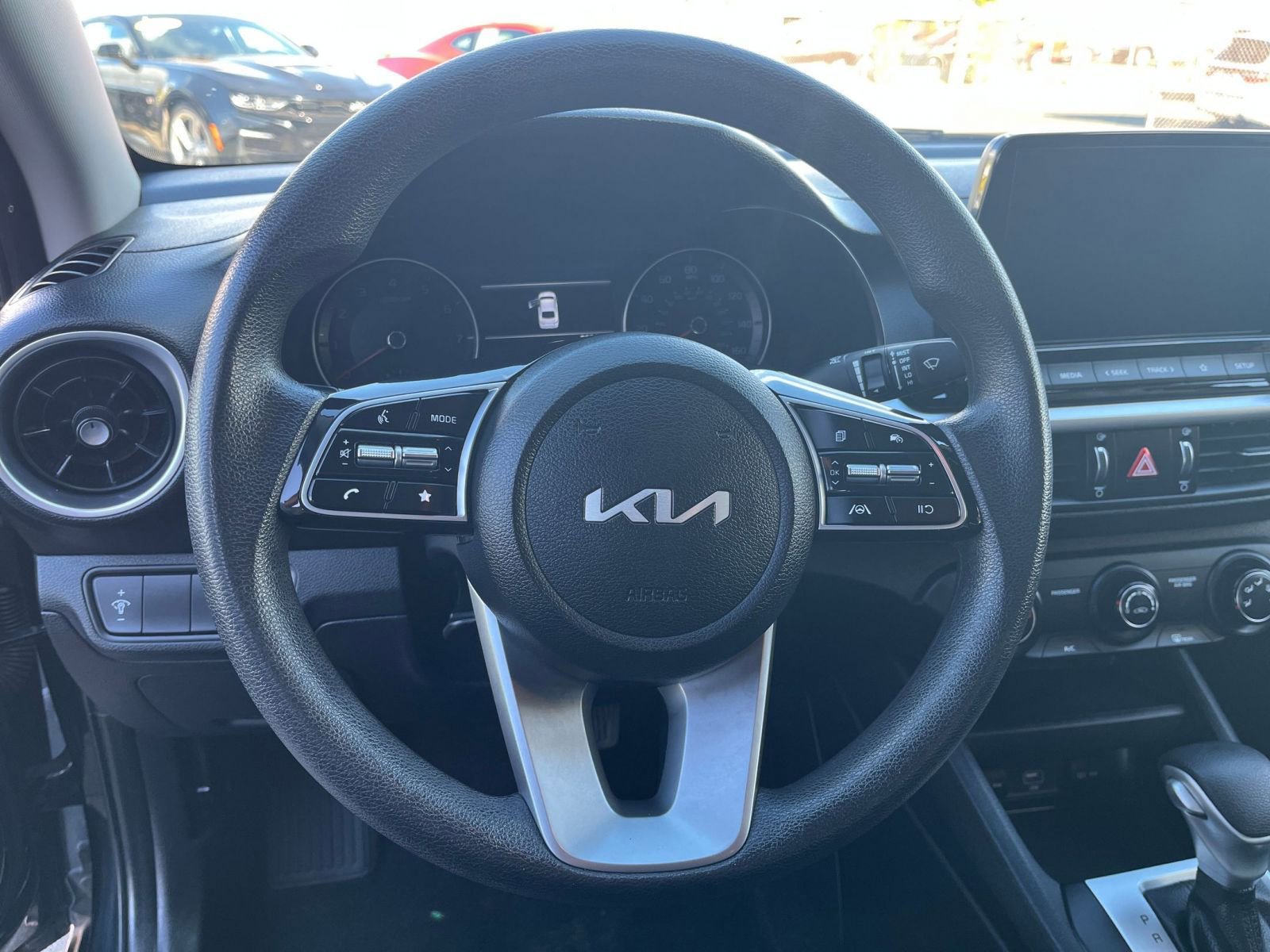 Thumbnail: 2023 Kia Forte - 25