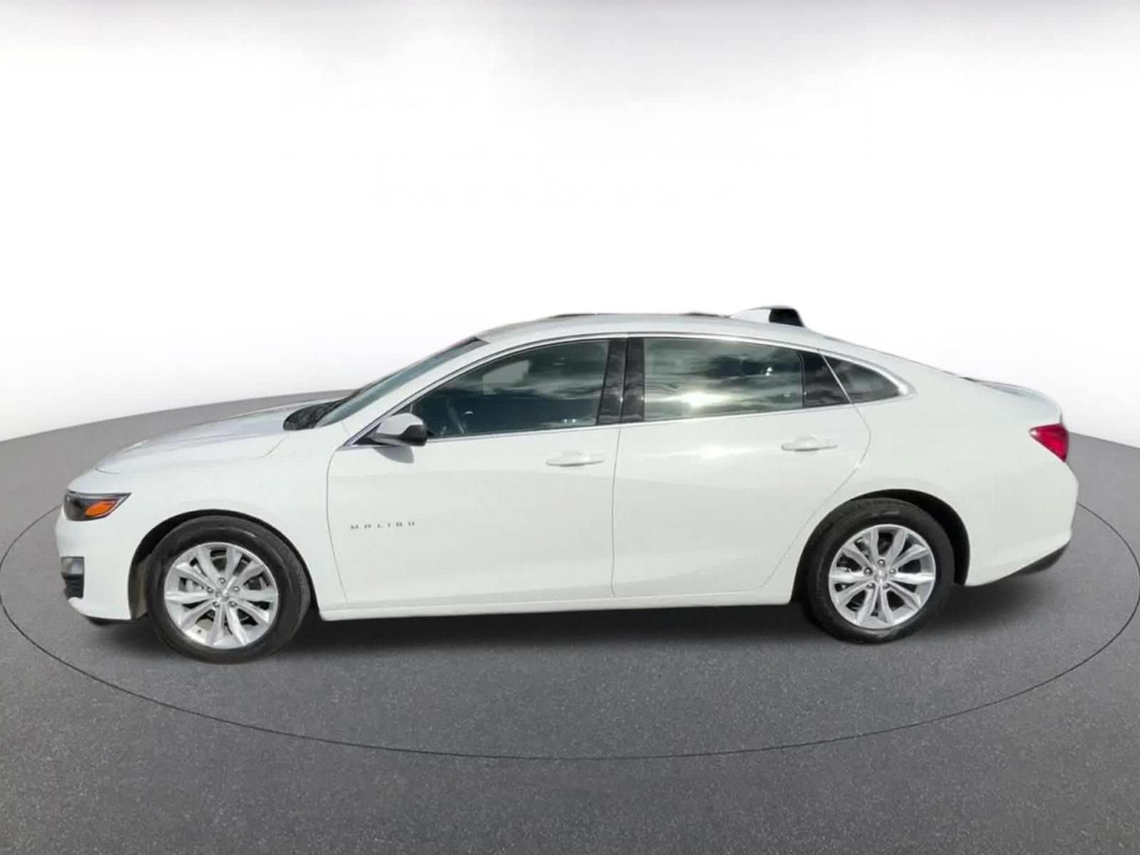 Thumbnail: 2024 Chevrolet Malibu - 8