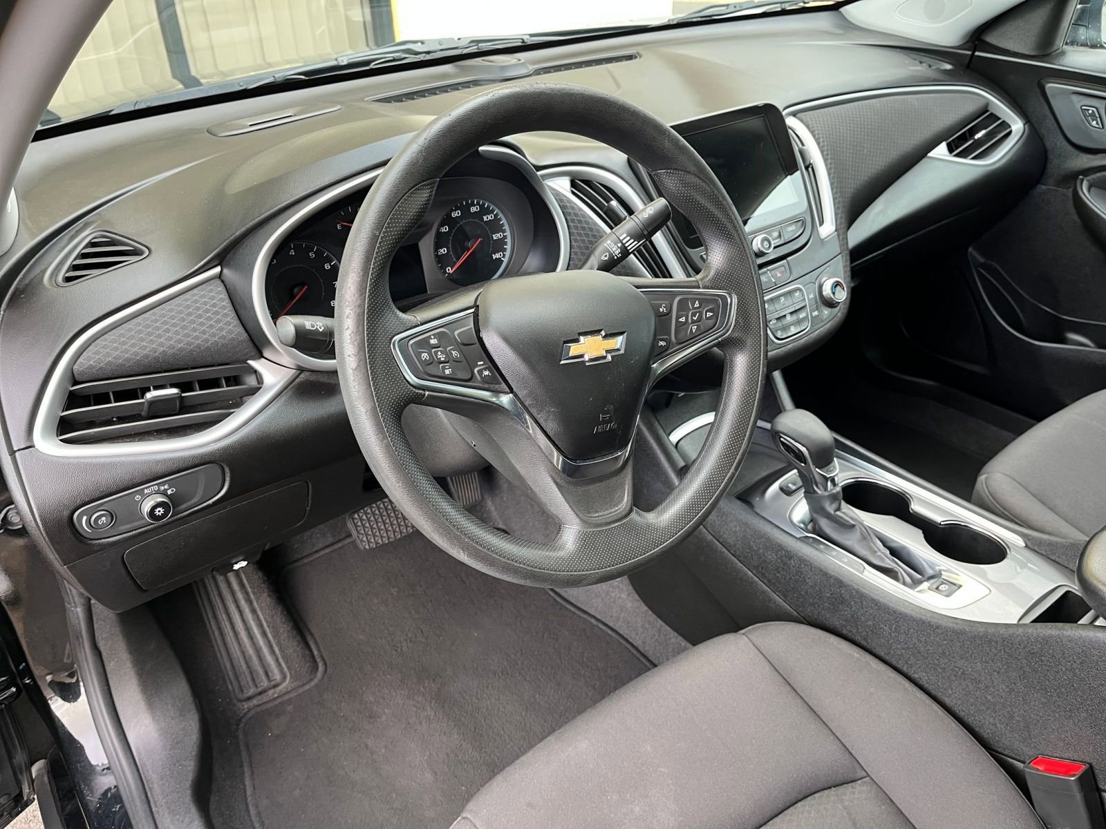 Thumbnail: 2023 Chevrolet Malibu - 34