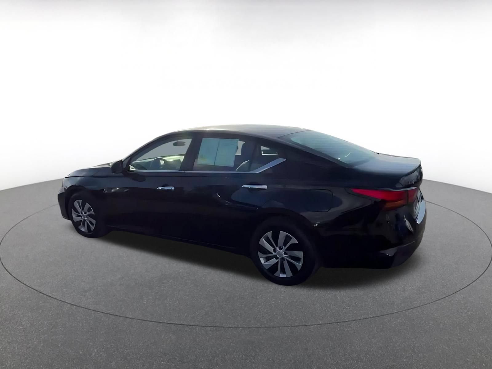 Thumbnail: 2023 Nissan Altima - 8
