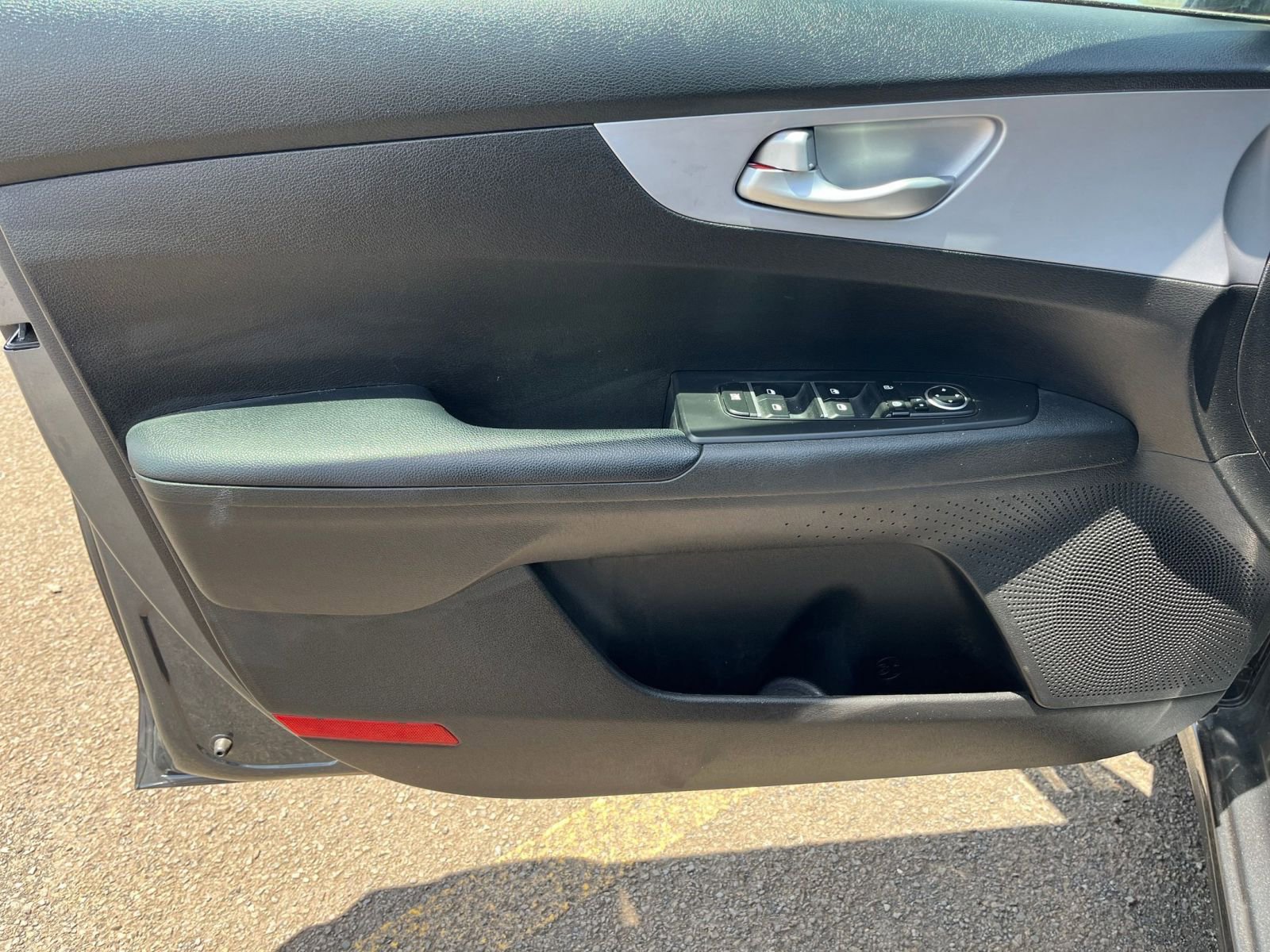 Thumbnail: 2024 Kia Forte - 18