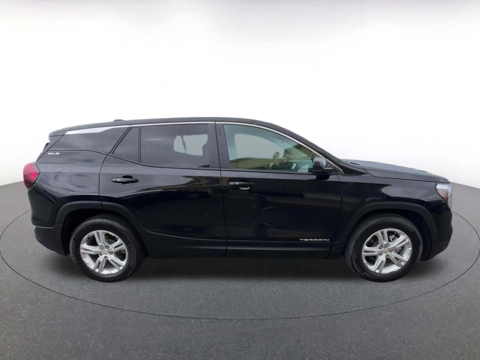 Thumbnail: 2024 GMC Terrain - 17