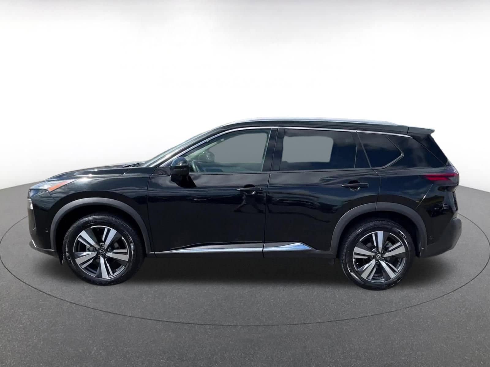 Thumbnail: 2023 Nissan Rogue - 9