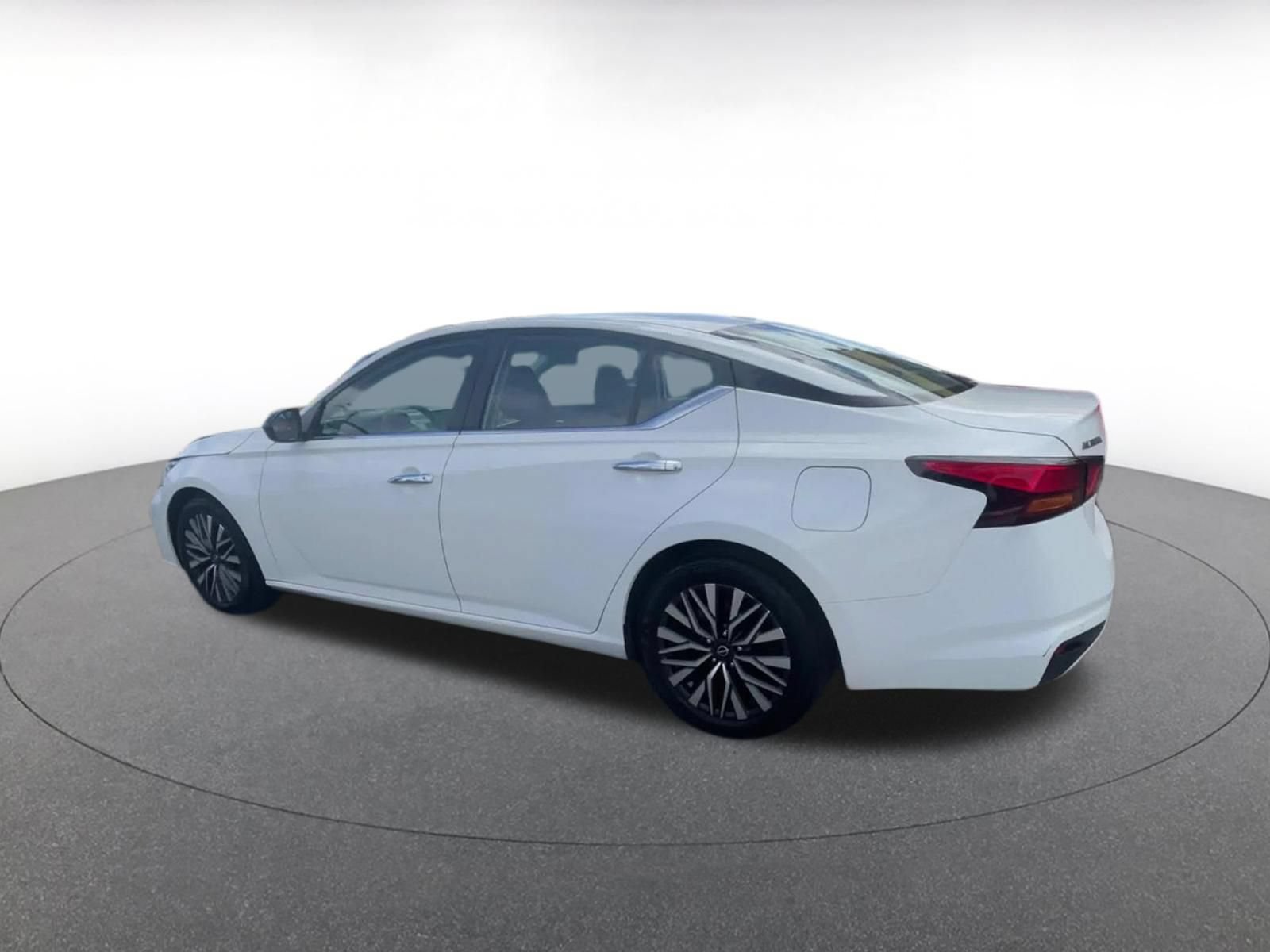 Thumbnail: 2025 Nissan Altima - 10