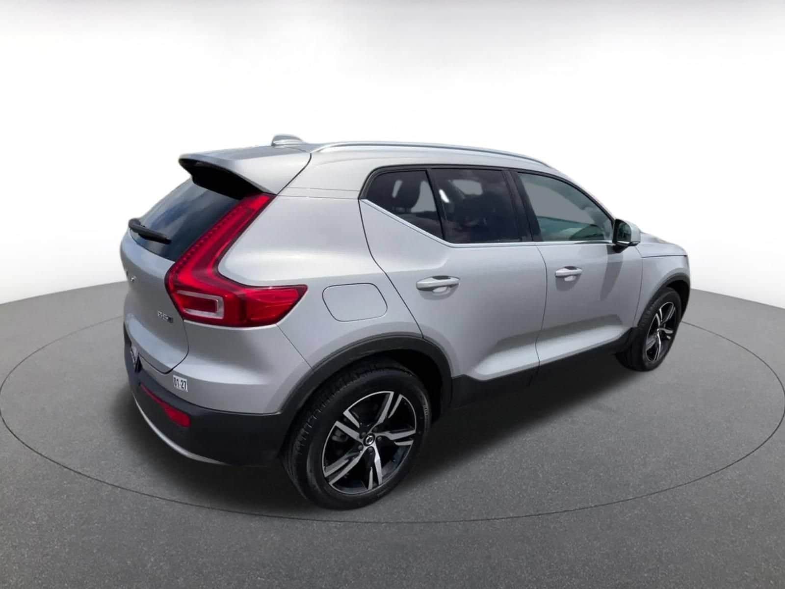 Thumbnail: 2024 Volvo XC40 - 14