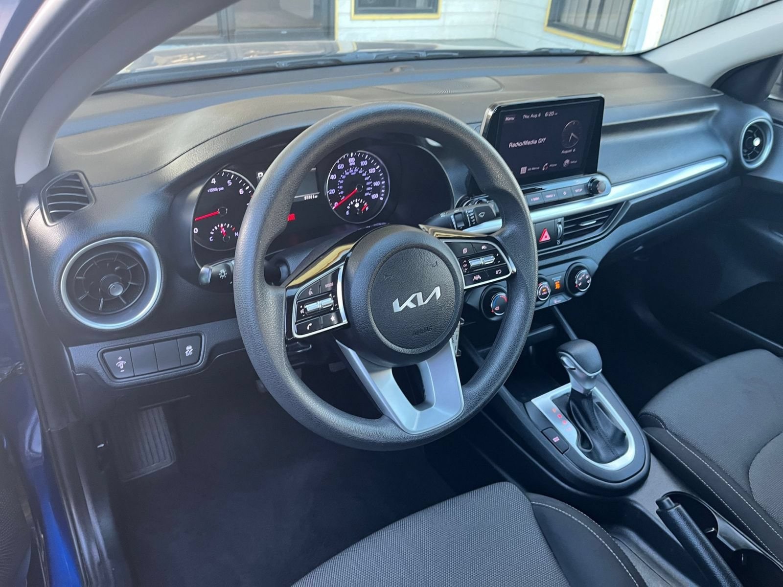 Thumbnail: 2024 Kia Forte - 32