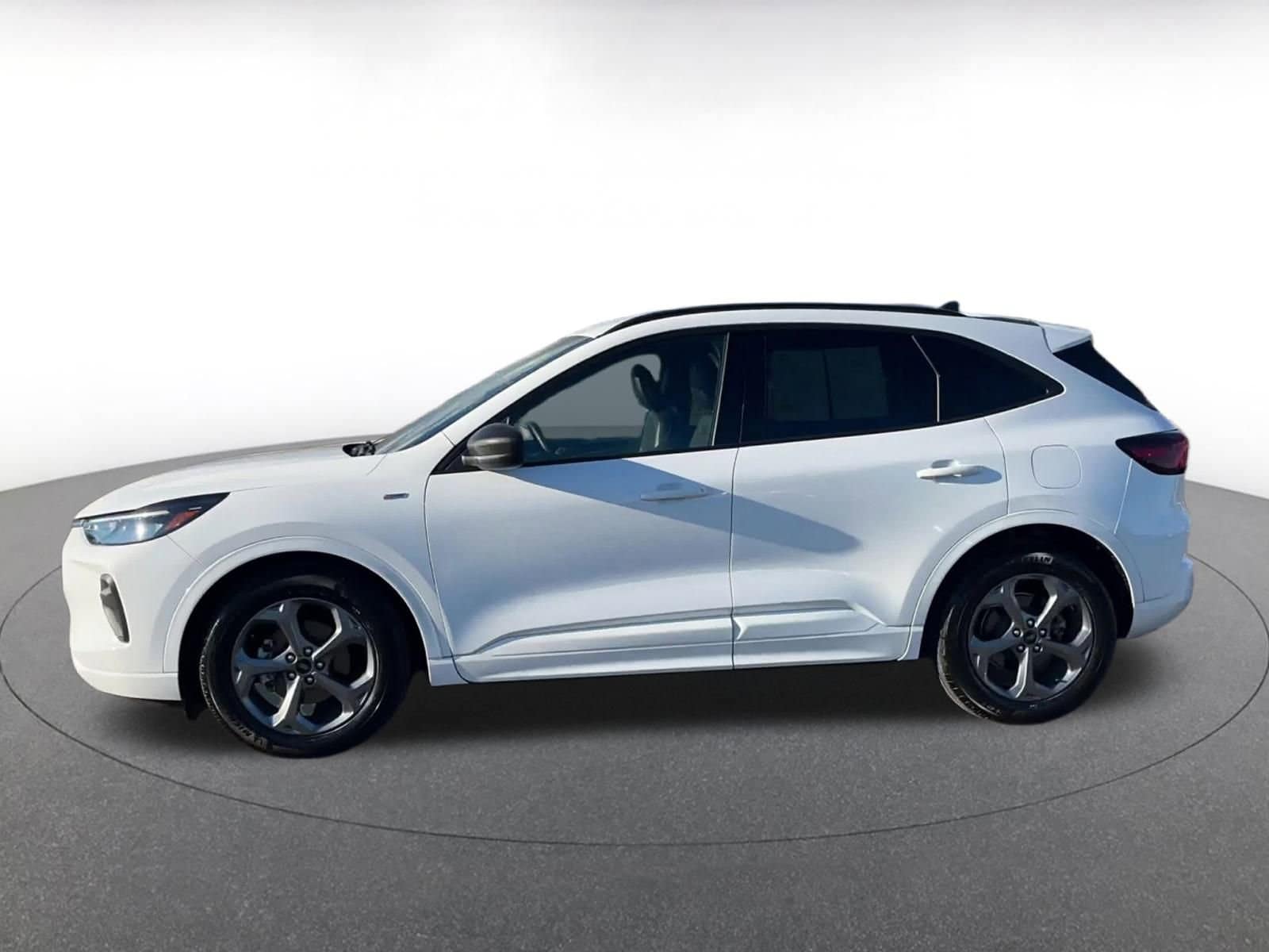 Thumbnail: 2023 Ford Escape - 9