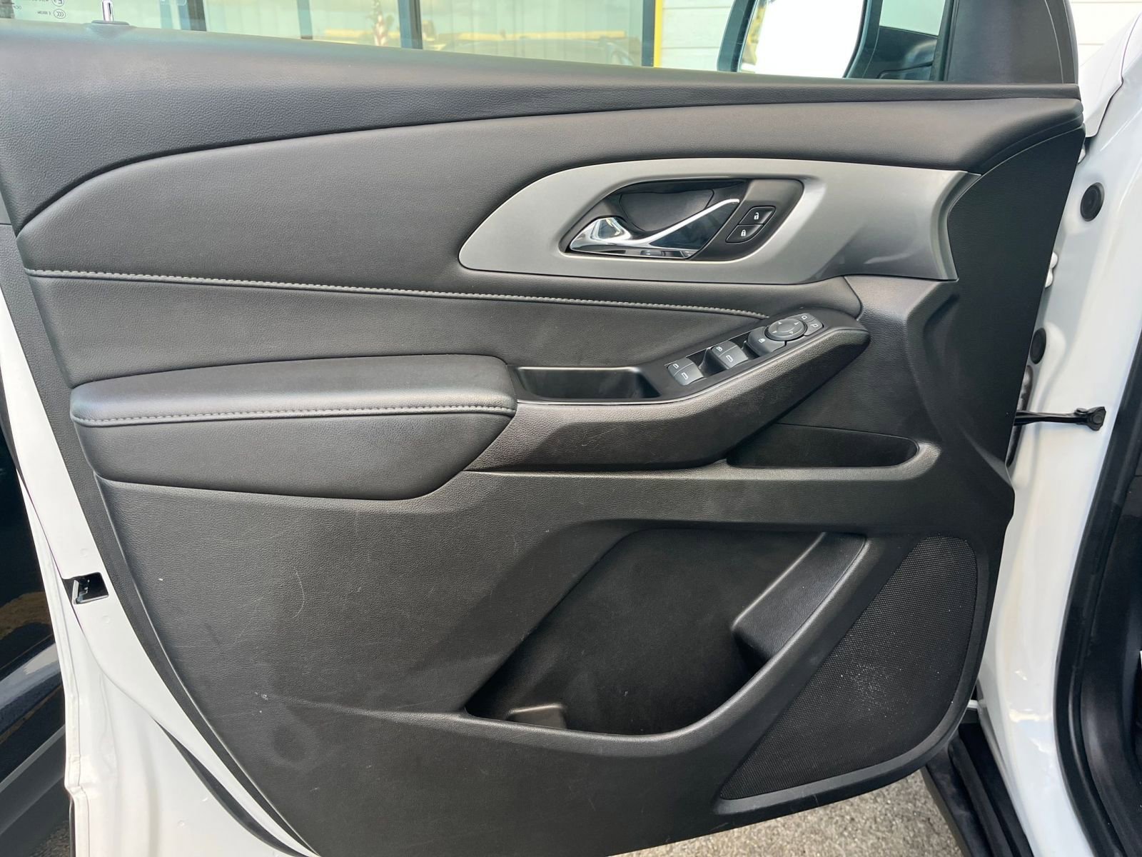 Thumbnail: 2023 Chevrolet Traverse - 20