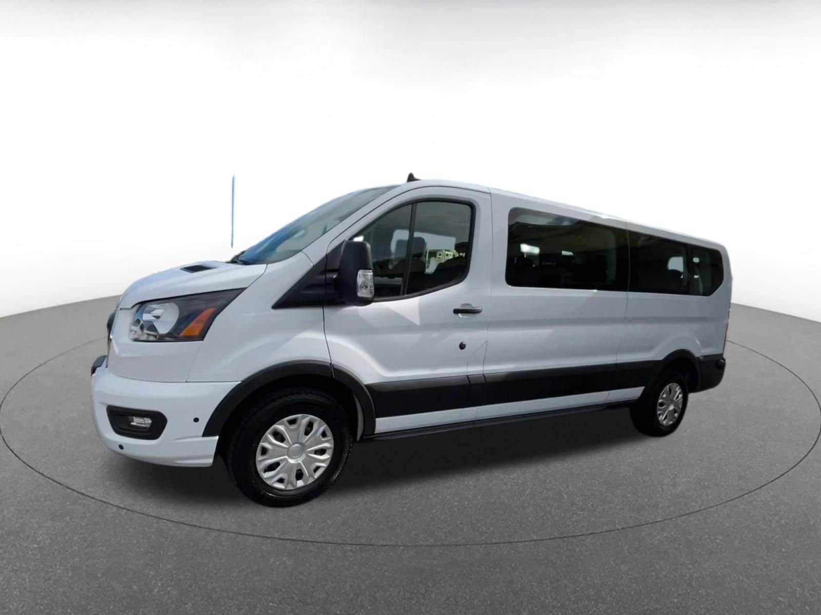 Thumbnail: 2024 Ford Econoline - 8