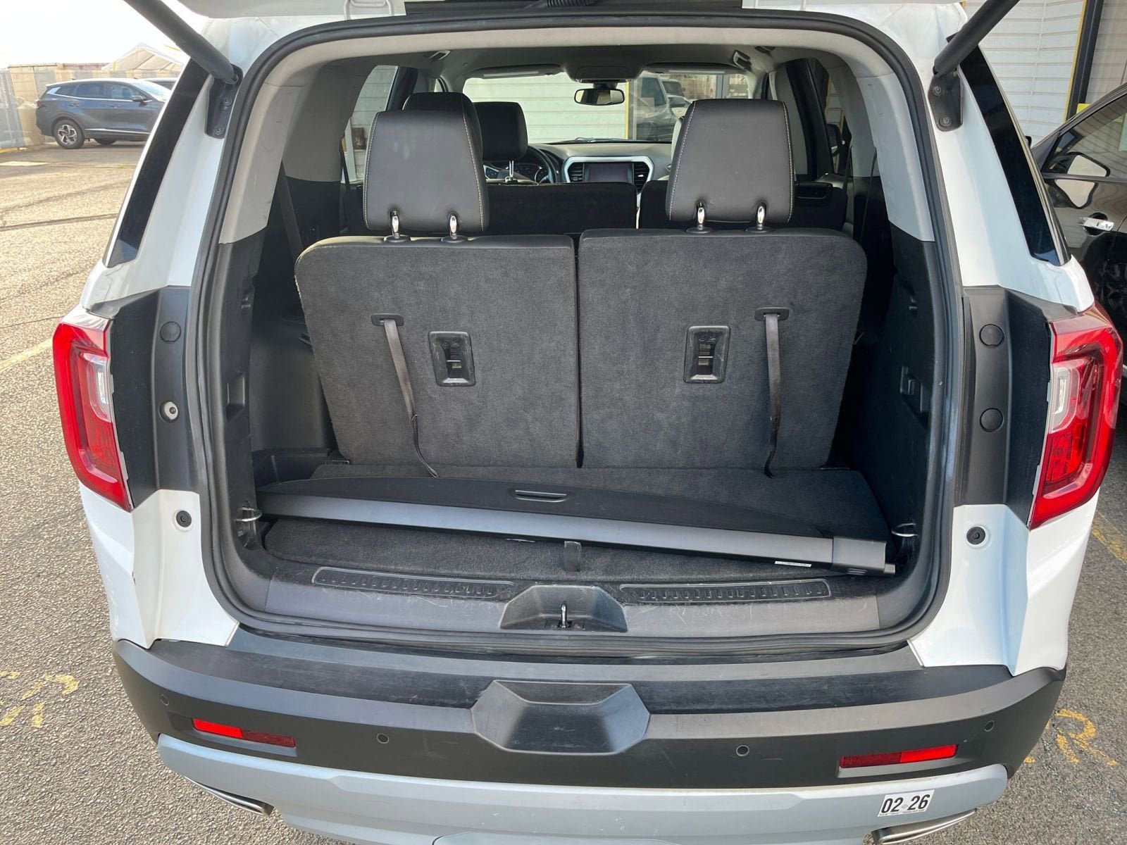 Thumbnail: 2023 GMC Acadia - 35