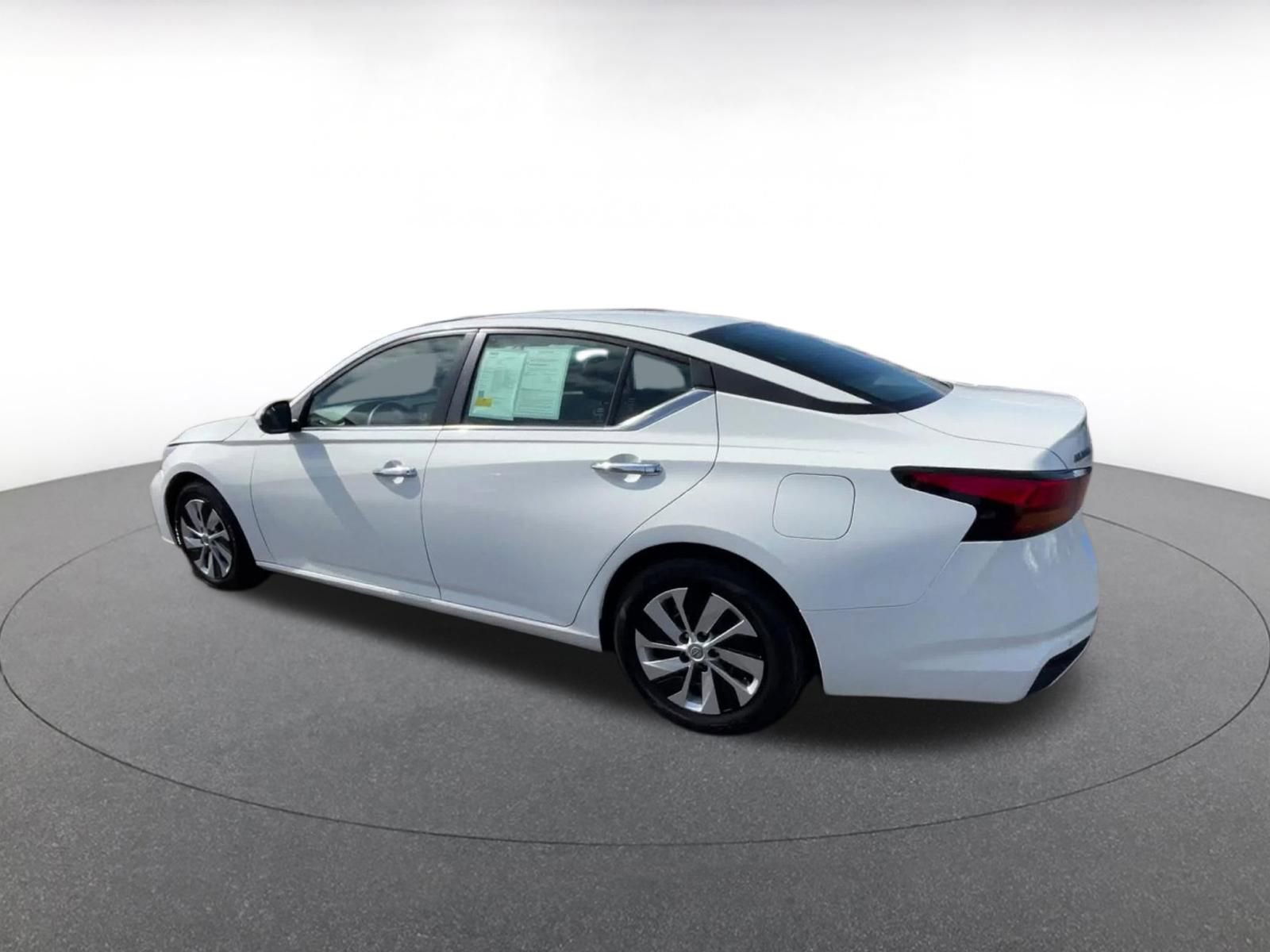 Thumbnail: 2023 Nissan Altima - 10