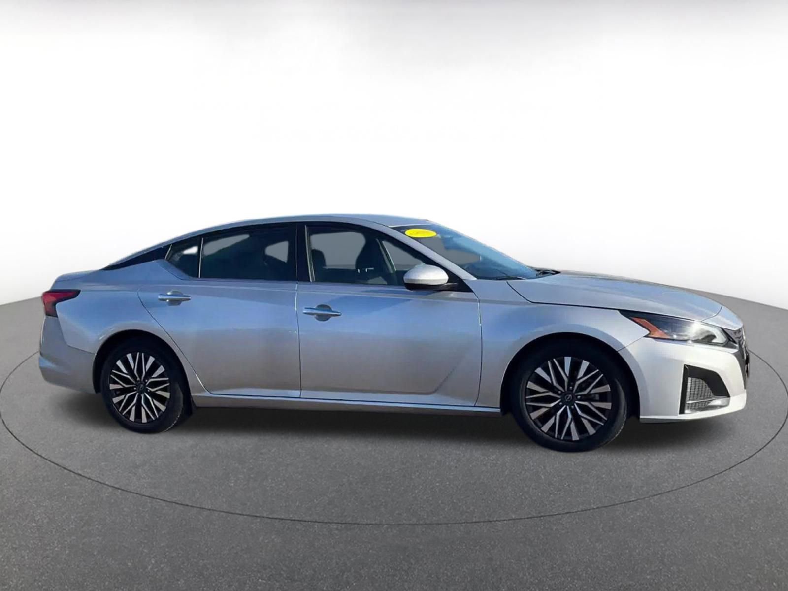 Thumbnail: 2023 Nissan Altima - 16