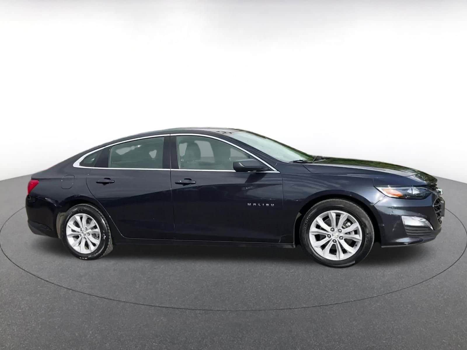 Thumbnail: 2023 Chevrolet Malibu - 16