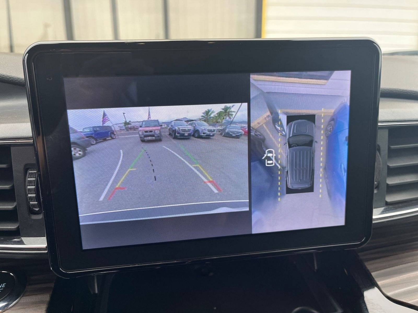 Thumbnail: 2023 Ford Explorer - 27