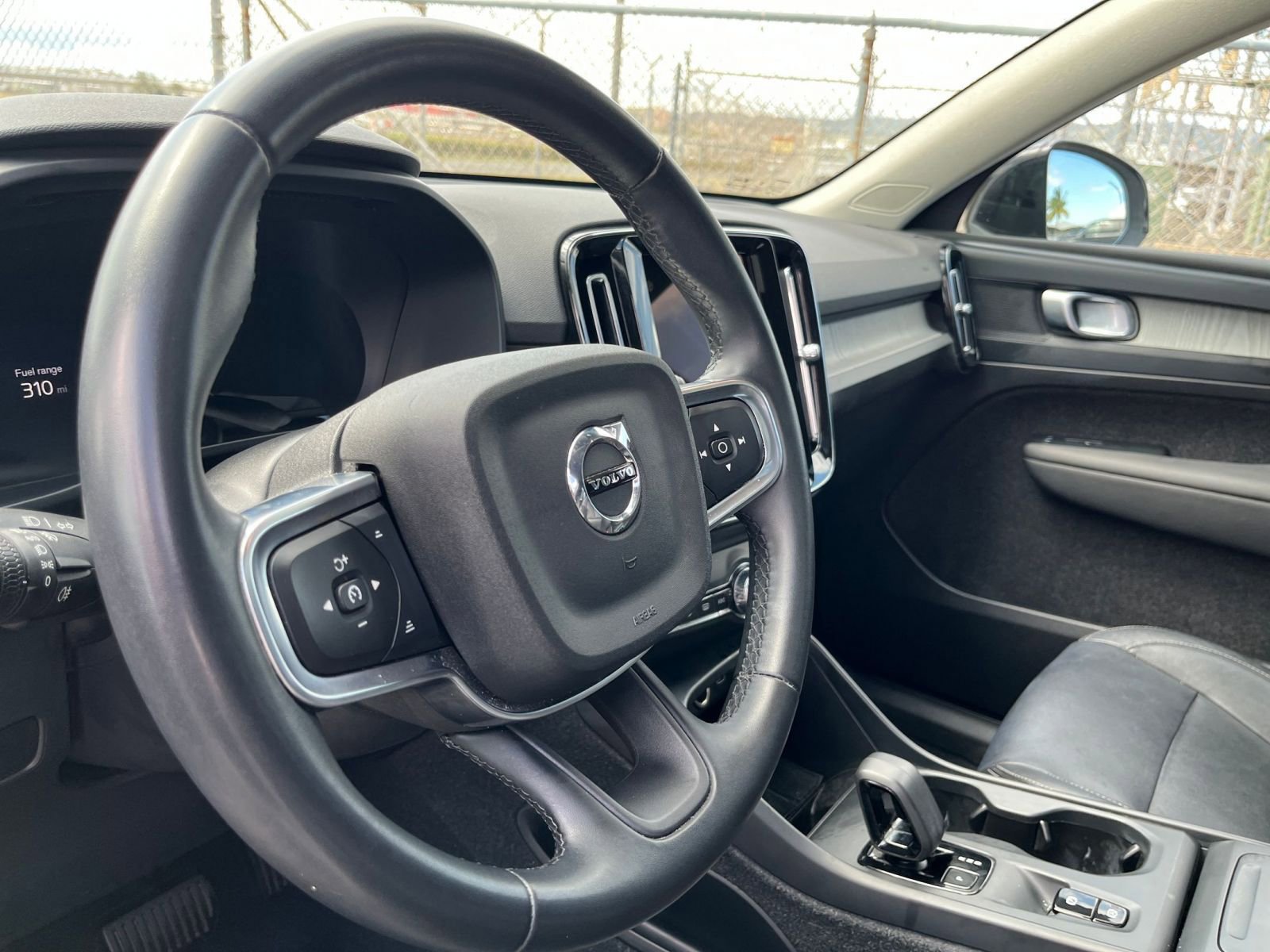 Thumbnail: 2024 Volvo XC40 - 35