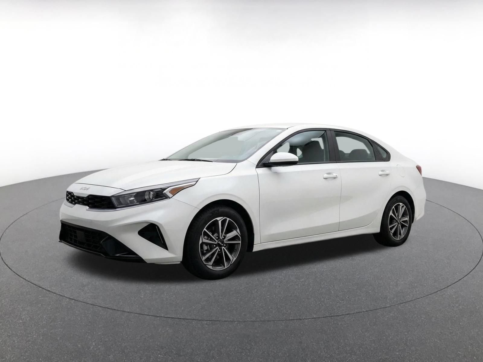 Thumbnail: 2024 Kia Forte - 3