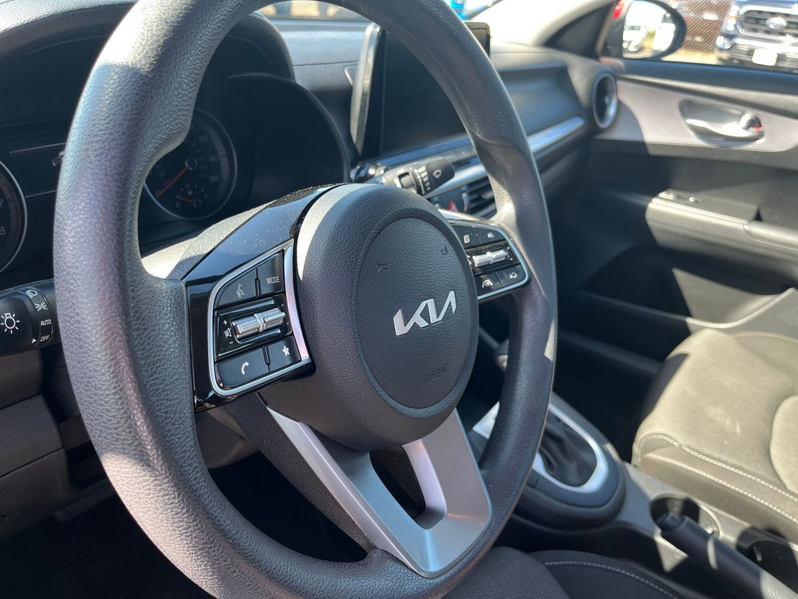 Thumbnail: 2024 Kia Forte - 33