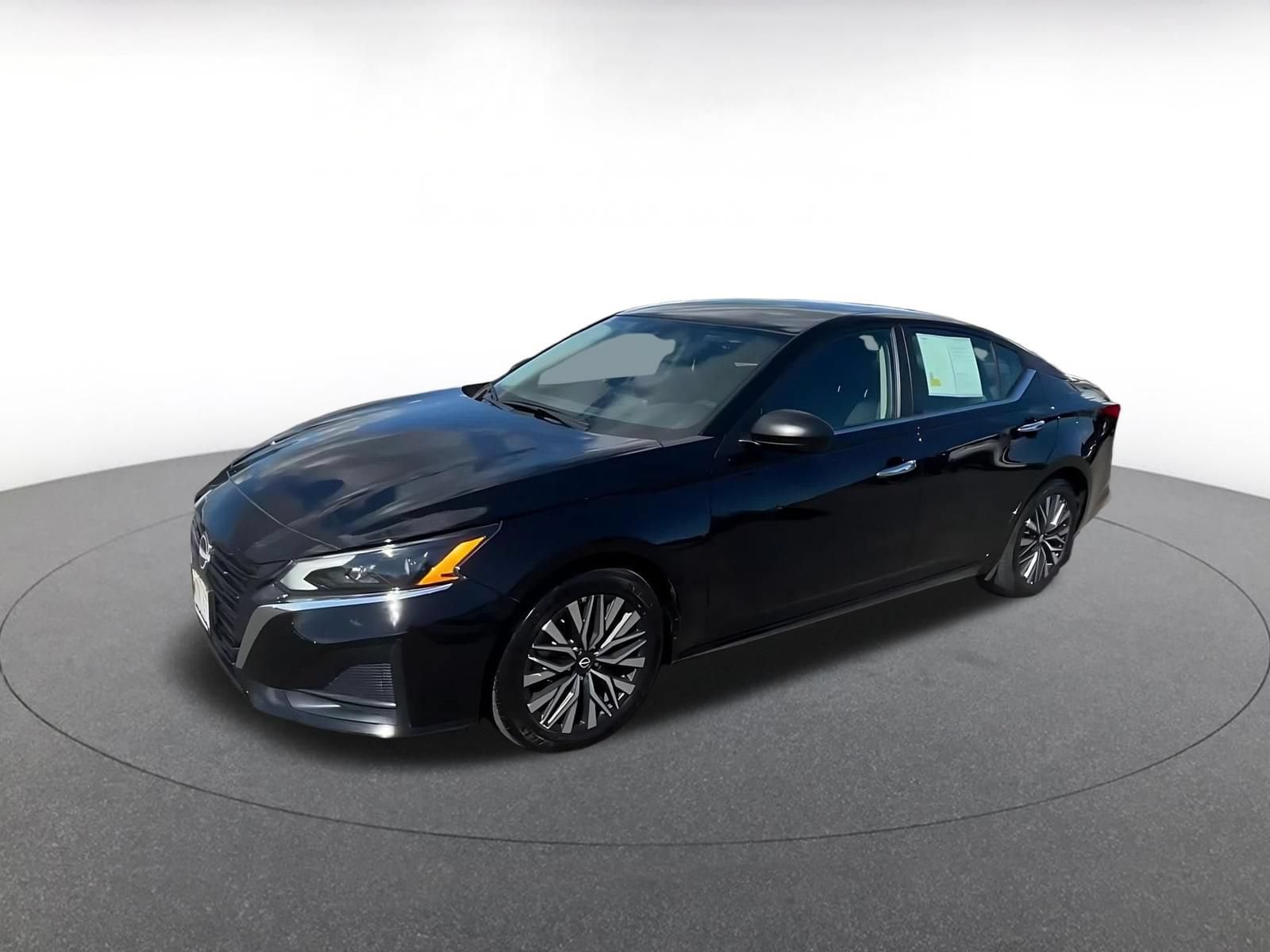 Thumbnail: 2024 Nissan Altima - 8