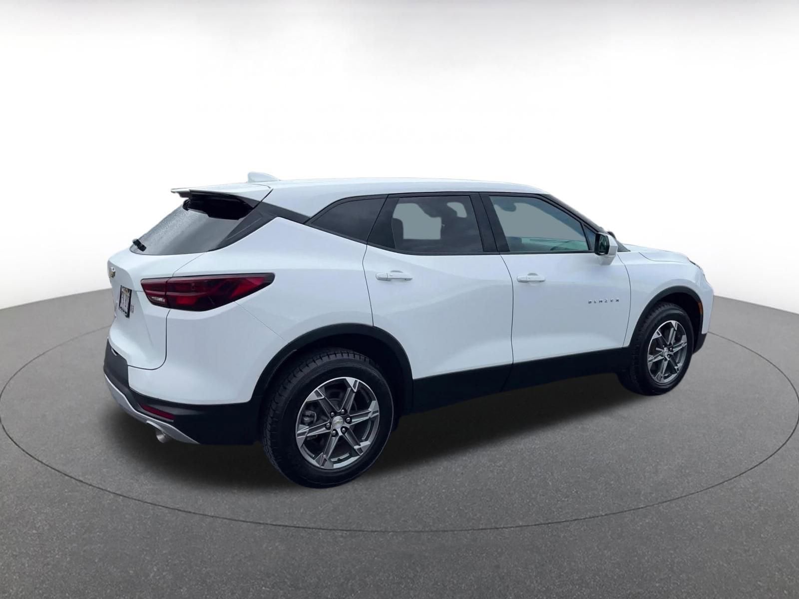 Thumbnail: 2023 Chevrolet Blazer - 14