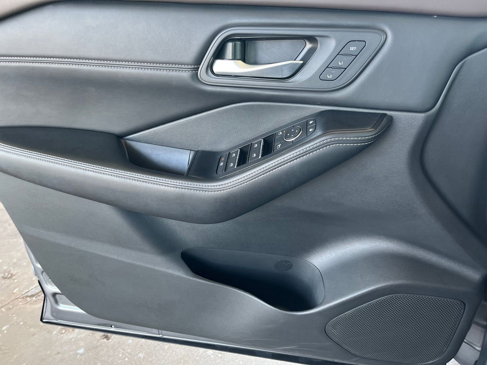 Thumbnail: 2023 Nissan Rogue - 20