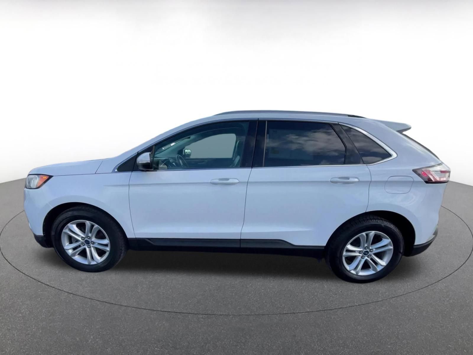 Thumbnail: 2020 Ford Edge - 9