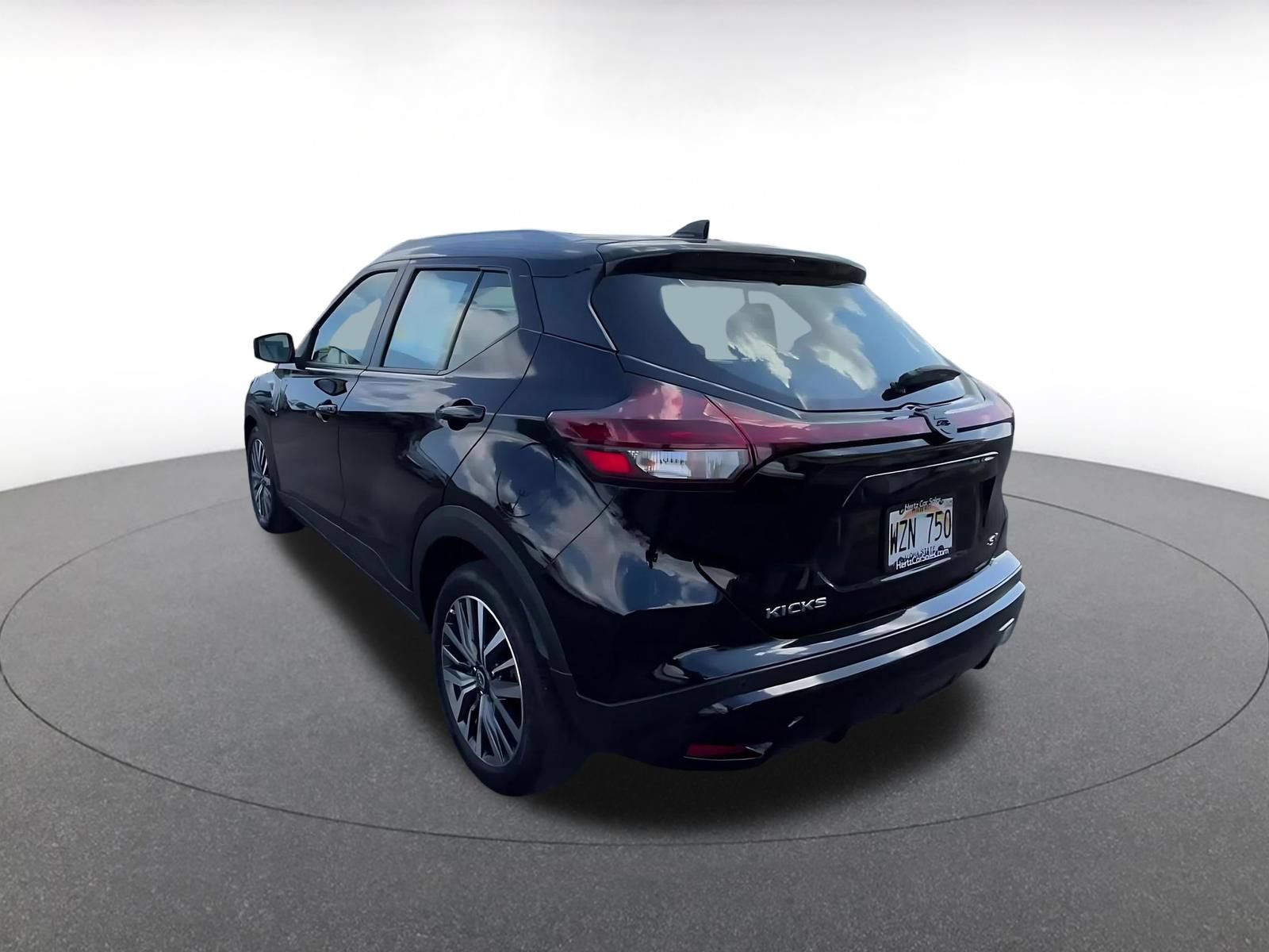 Thumbnail: 2024 Nissan Kicks - 10
