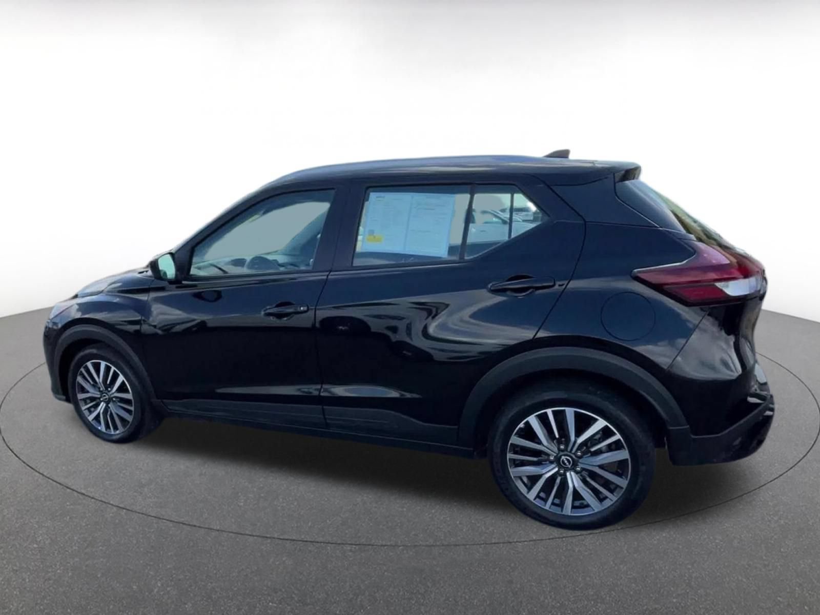 Thumbnail: 2024 Nissan Kicks - 9