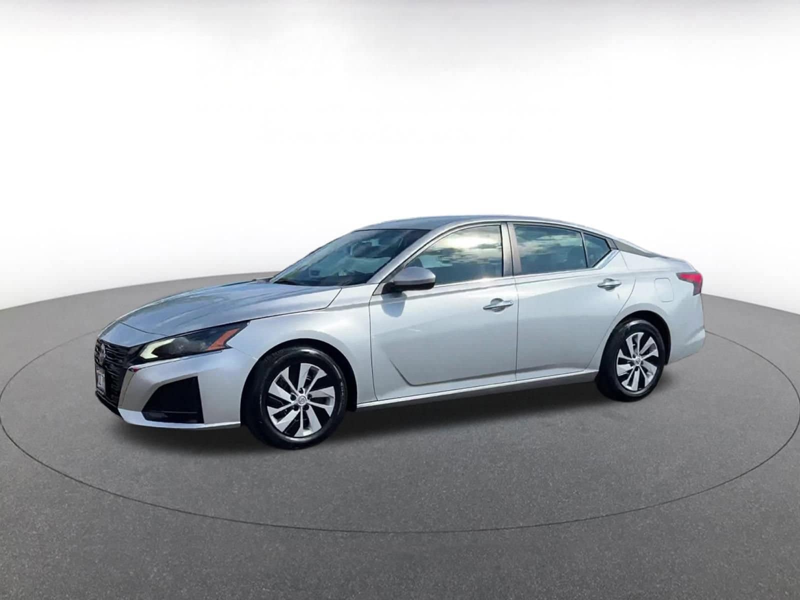 Thumbnail: 2023 Nissan Altima - 8