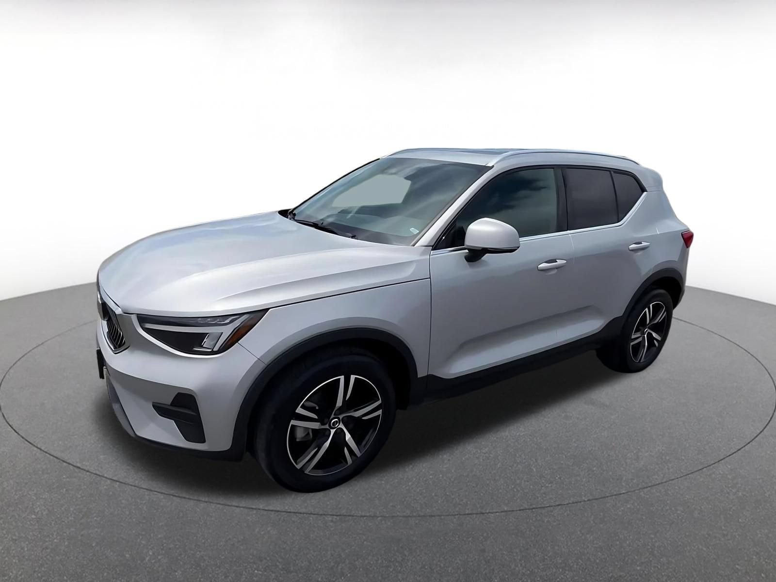 Thumbnail: 2024 Volvo XC40 - 8