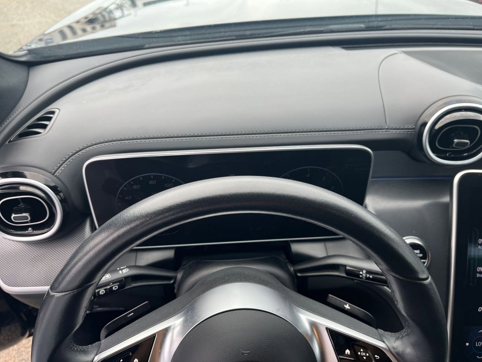 Thumbnail: 2024 Mercedes-Benz GLC - 34