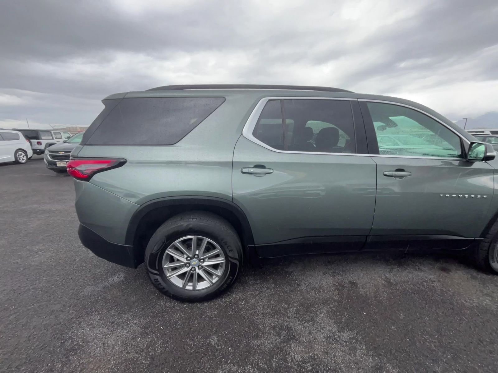 Thumbnail: 2023 Chevrolet Traverse - 16