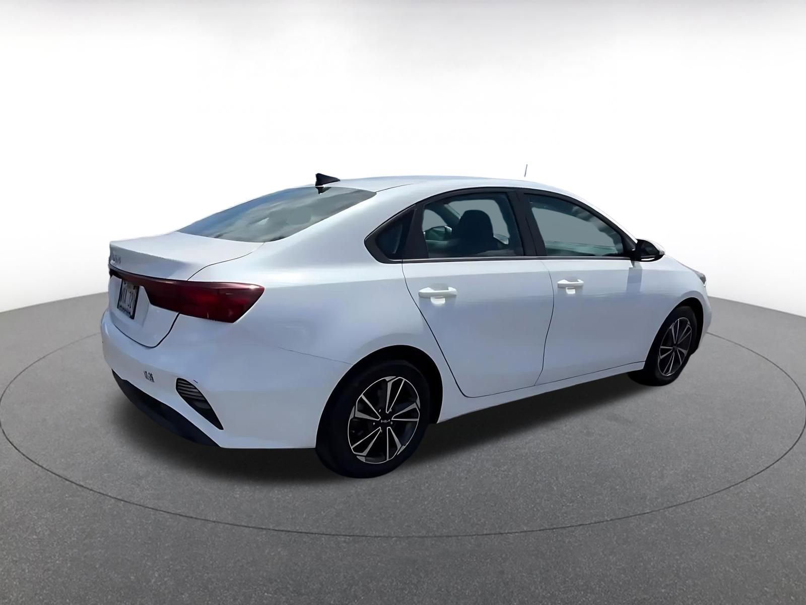 Thumbnail: 2024 Kia Forte - 15