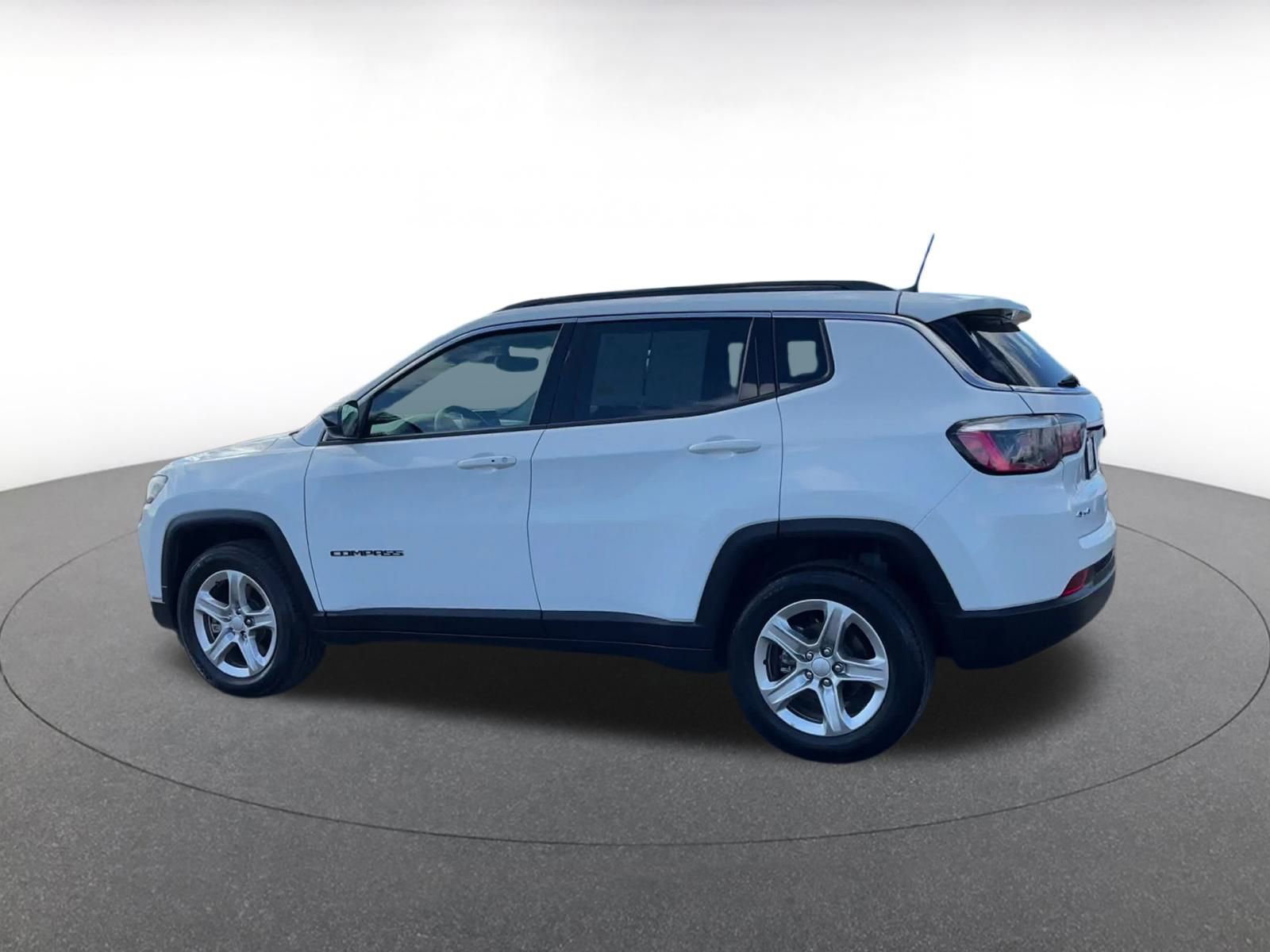 Thumbnail: 2023 Jeep Compass - 9