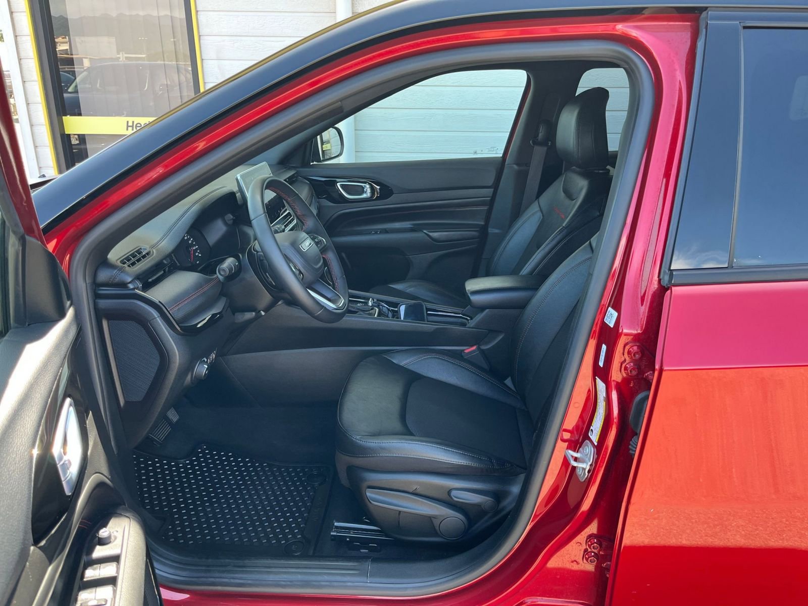 Thumbnail: 2025 Jeep Compass - 22