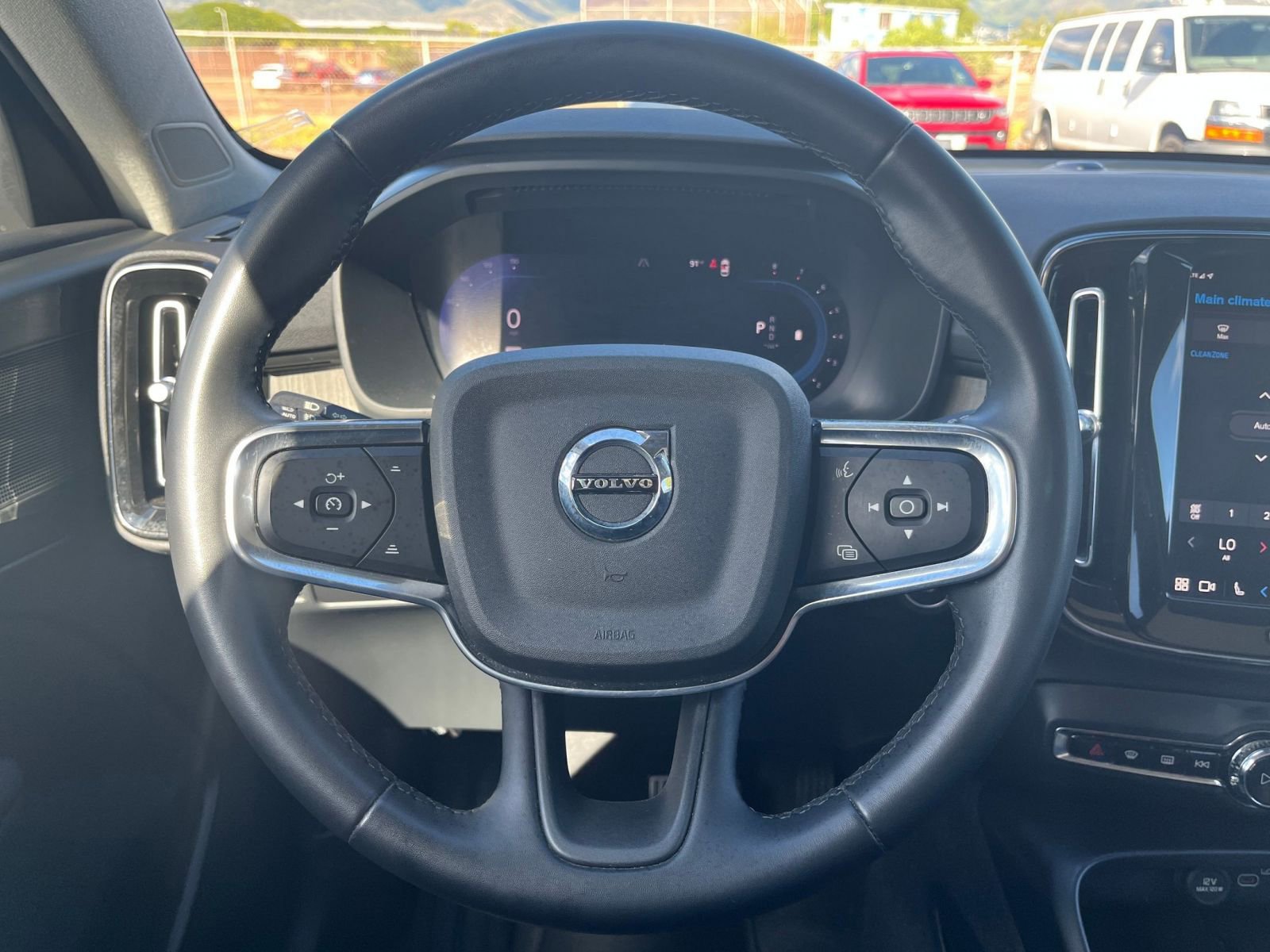 Thumbnail: 2024 Volvo XC40 - 28