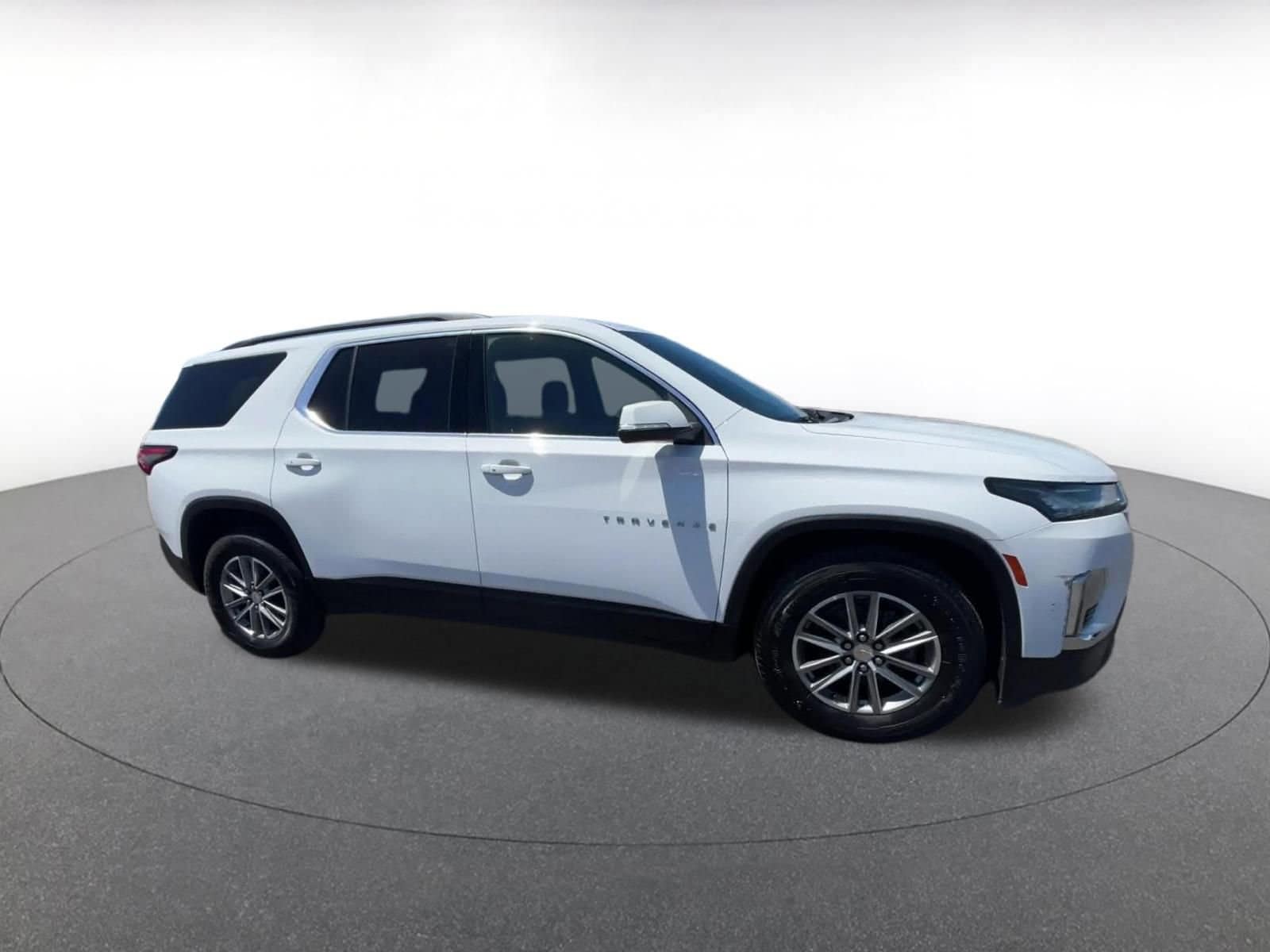 Thumbnail: 2023 Chevrolet Traverse - 2